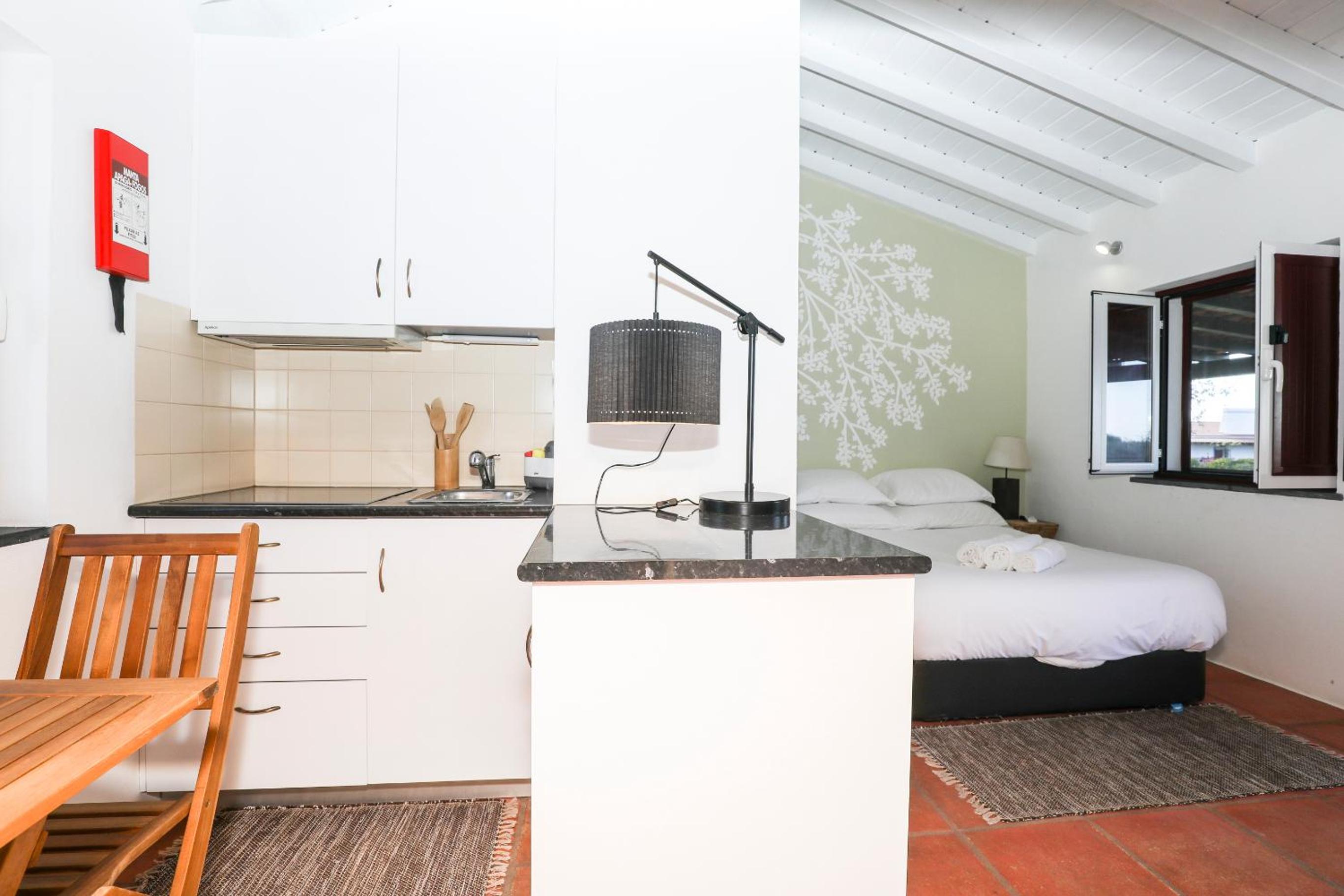 Double Room with Private Bathroom - Photo 43