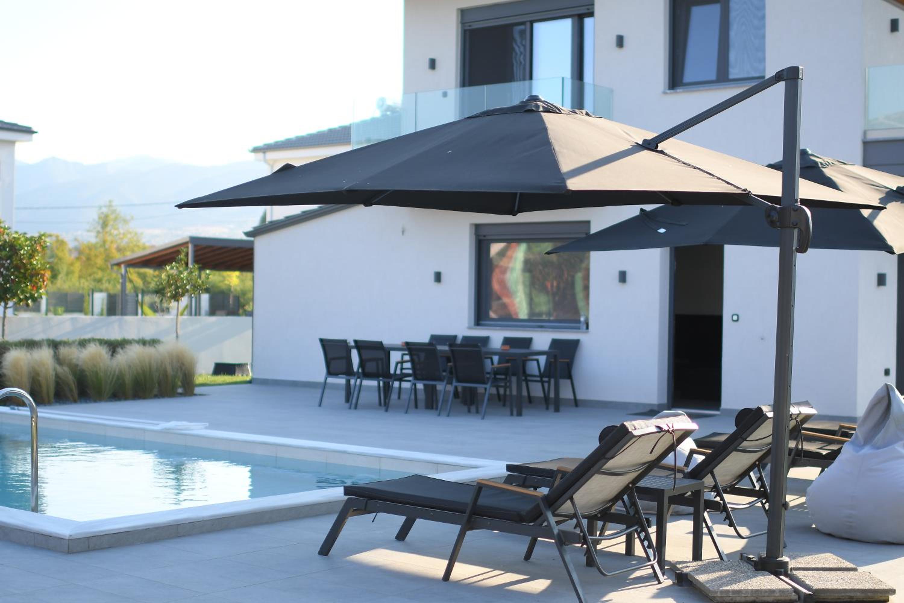 Three-Bedroom Villa photo 3
