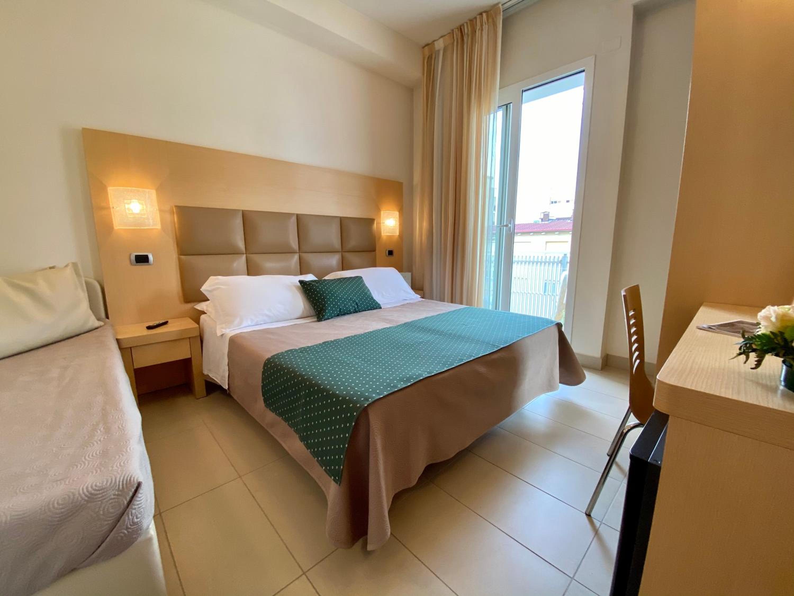Double or Twin Room with Side Sea View photo 3