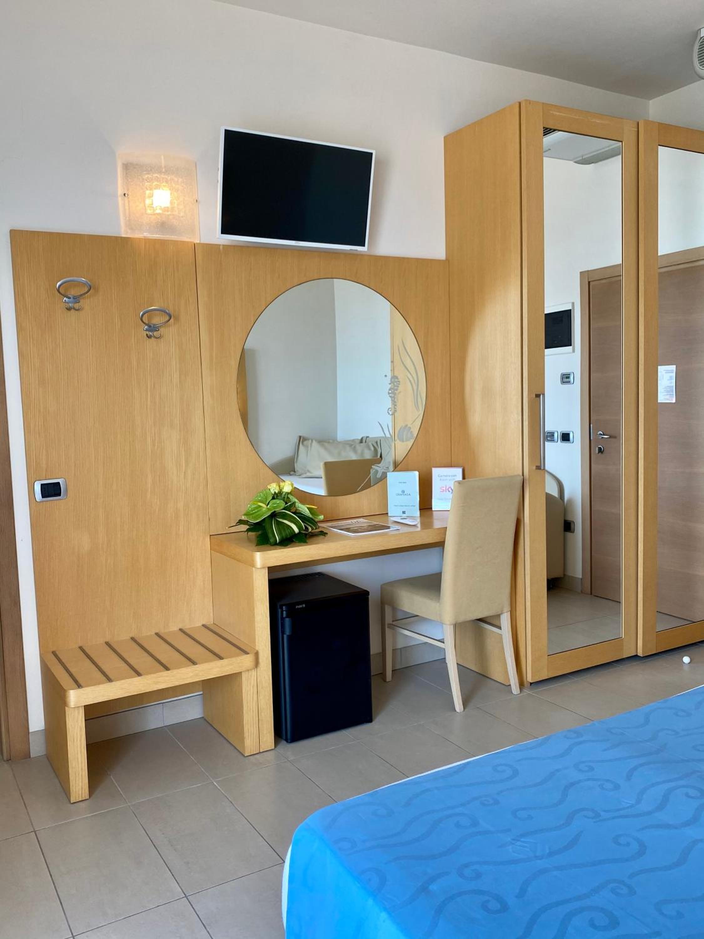 Deluxe Double or Twin Room with Sea View photo 1