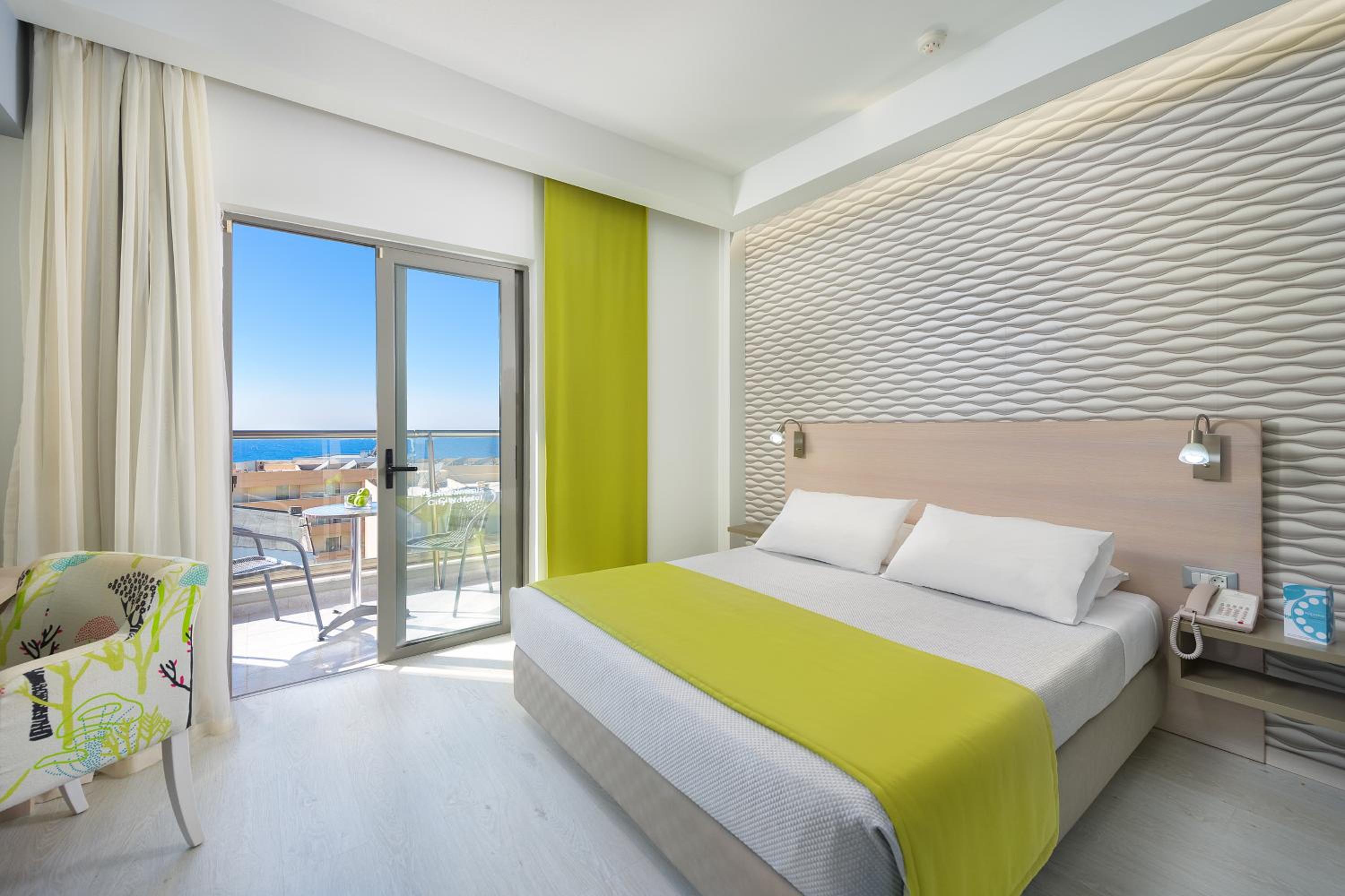 Standard Room with Sea View - Photo 1