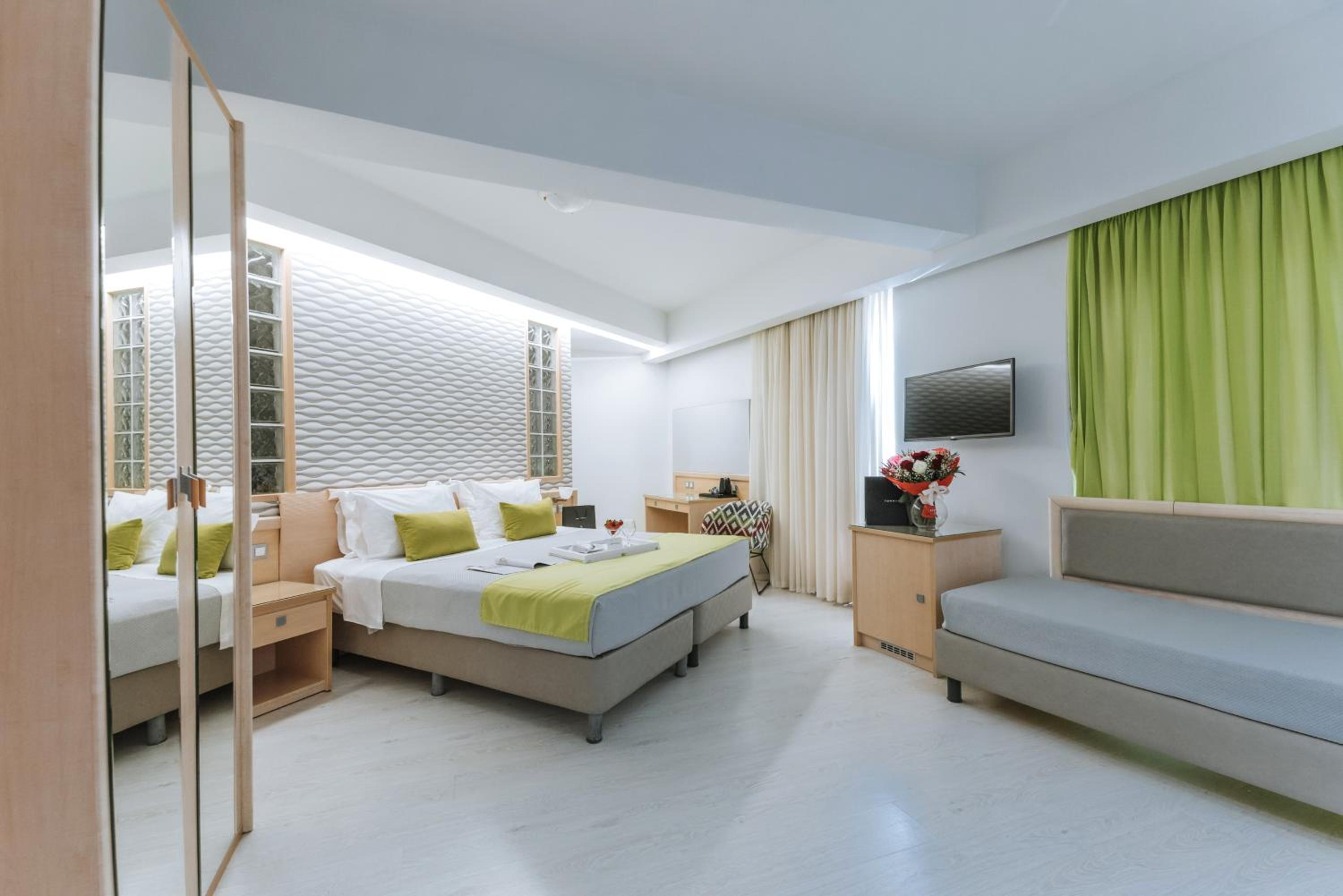 Junior Suite with Sea View photo 1