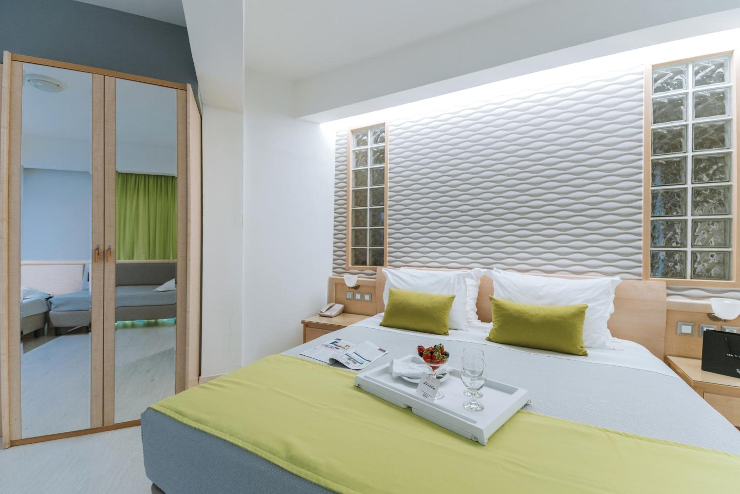 Junior Suite with Sea View photo 2