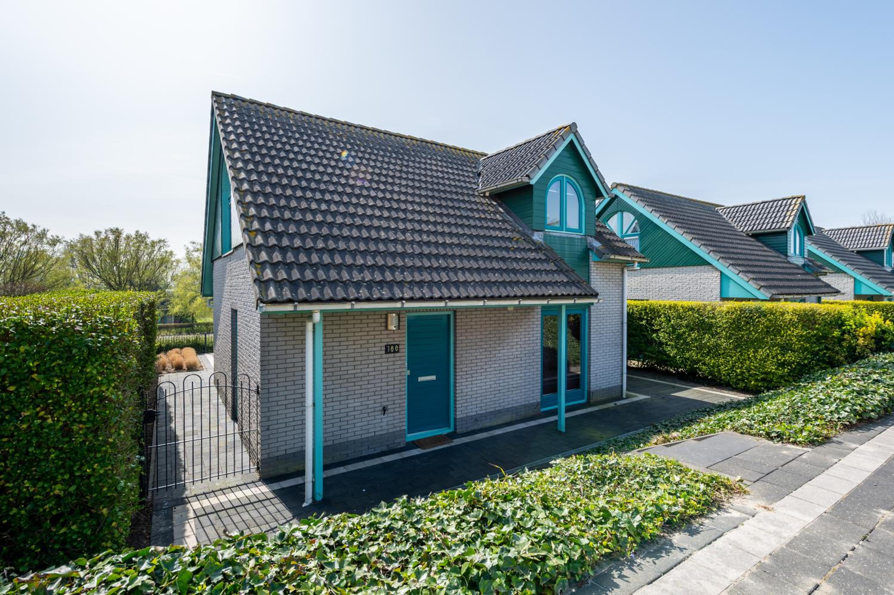 Three-Bedroom House photo 2