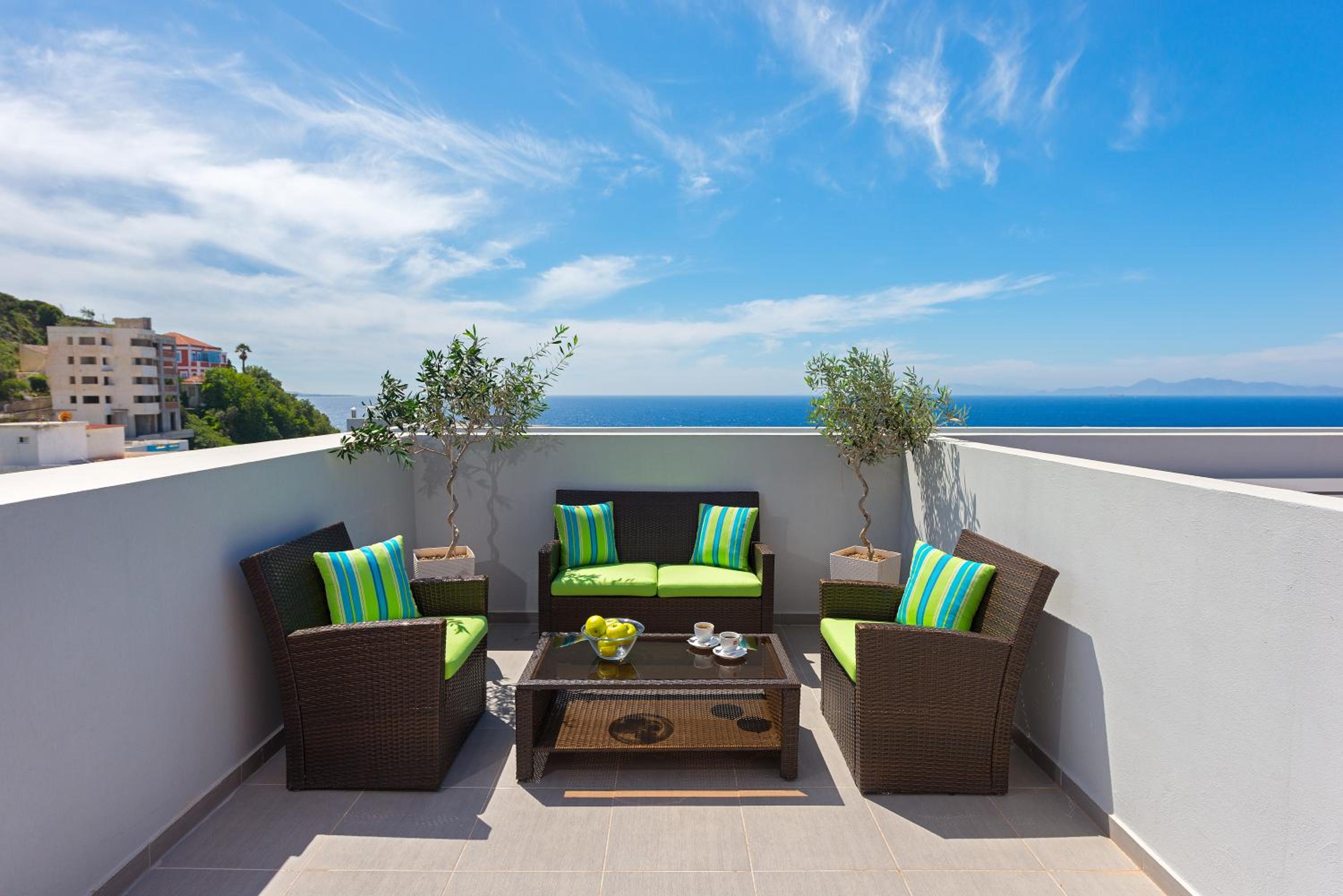 Deluxe Suite with Sea View photo 3