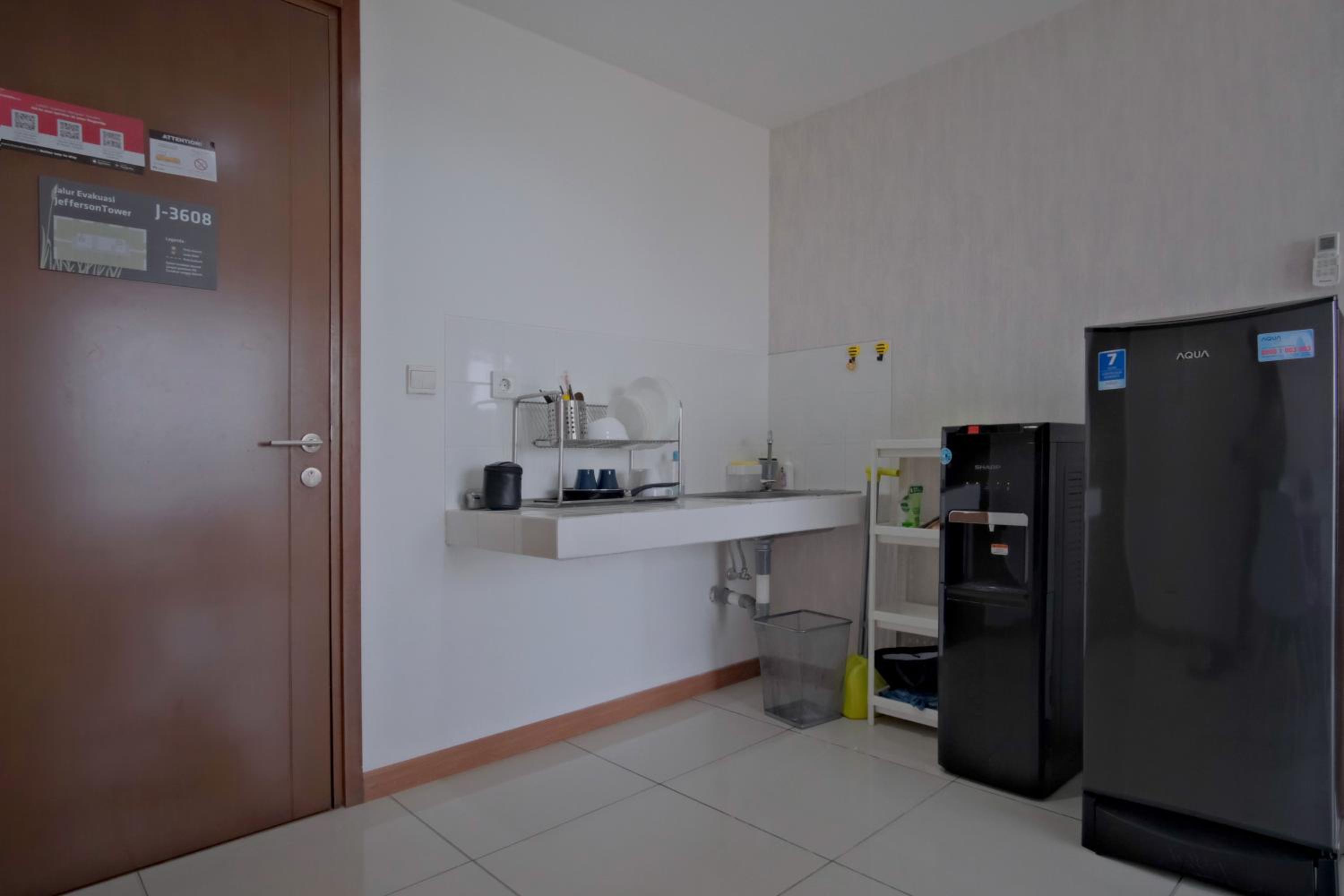 One-Bedroom Apartment - Photo 2