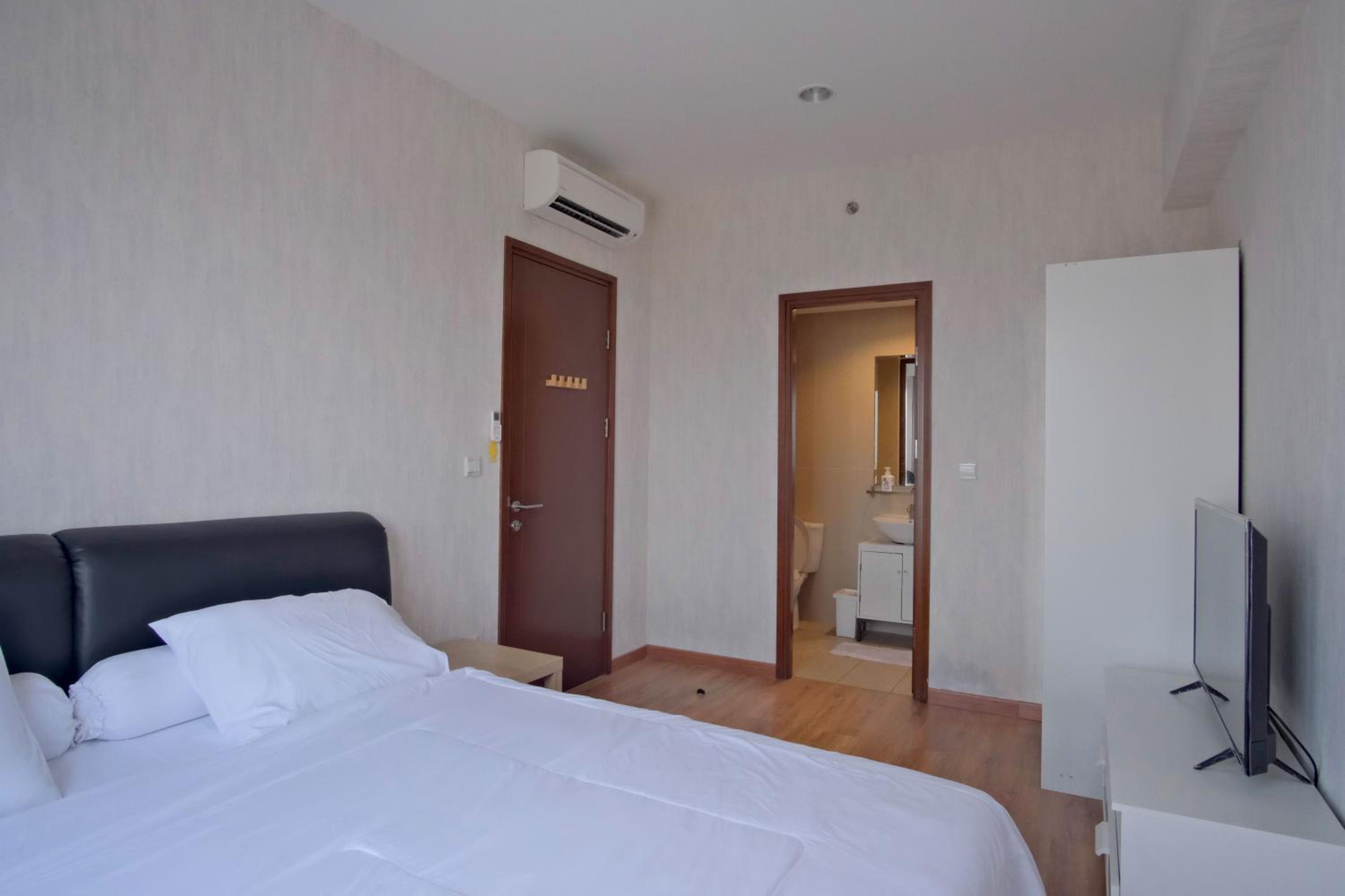 One-Bedroom Apartment - Photo 4