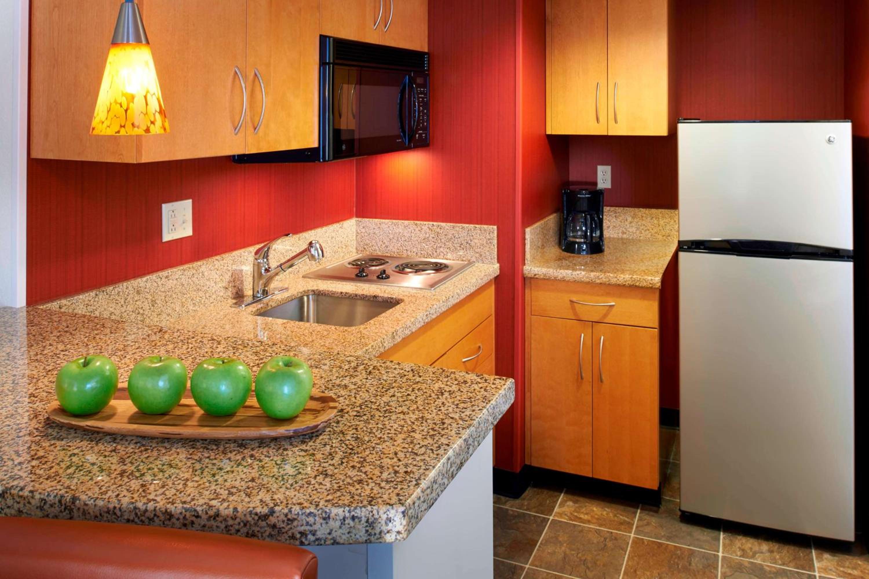 One Bedroom Suite Queen - Photo 2