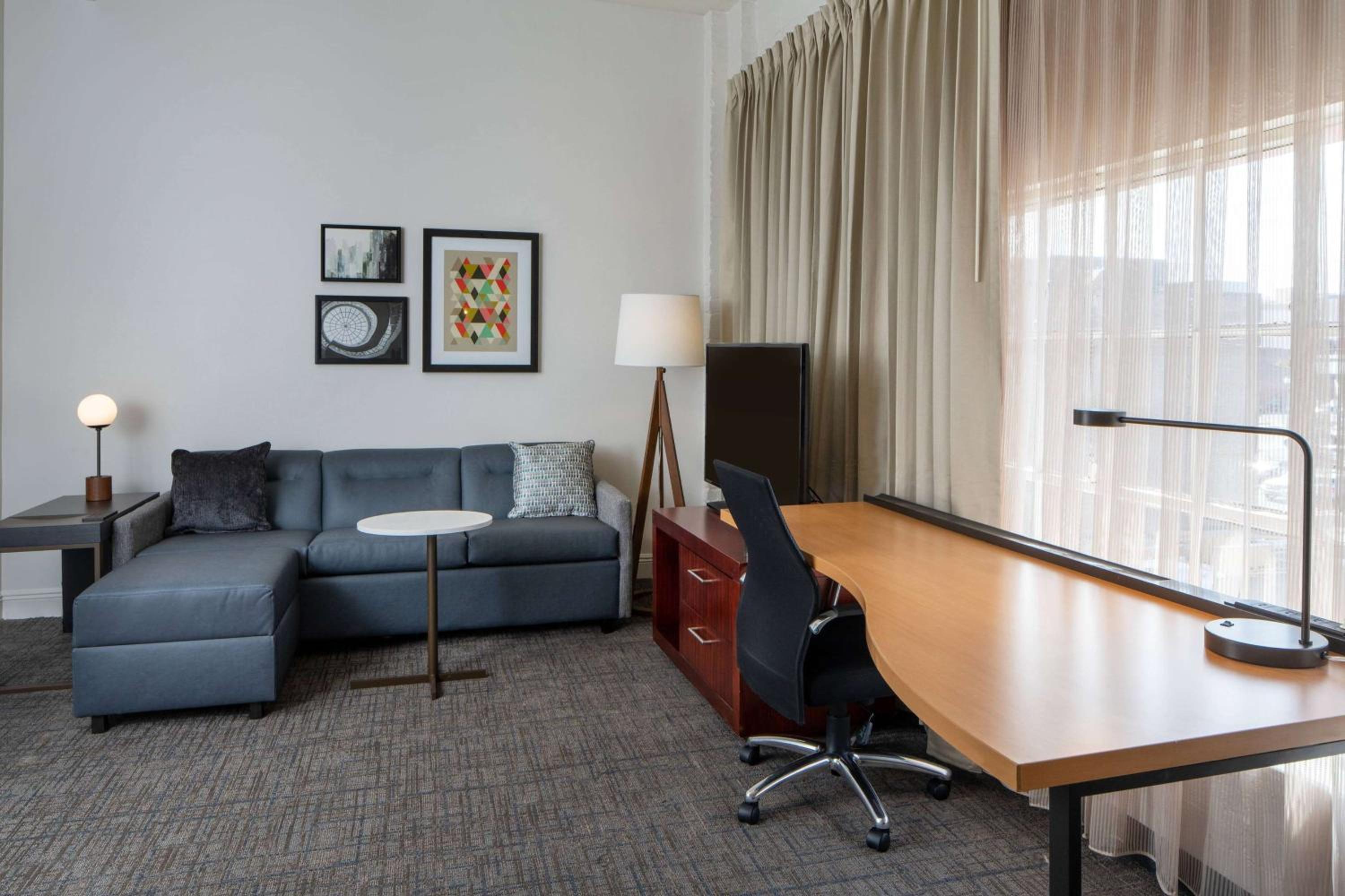 One Bedroom Suite Queen - Photo 2
