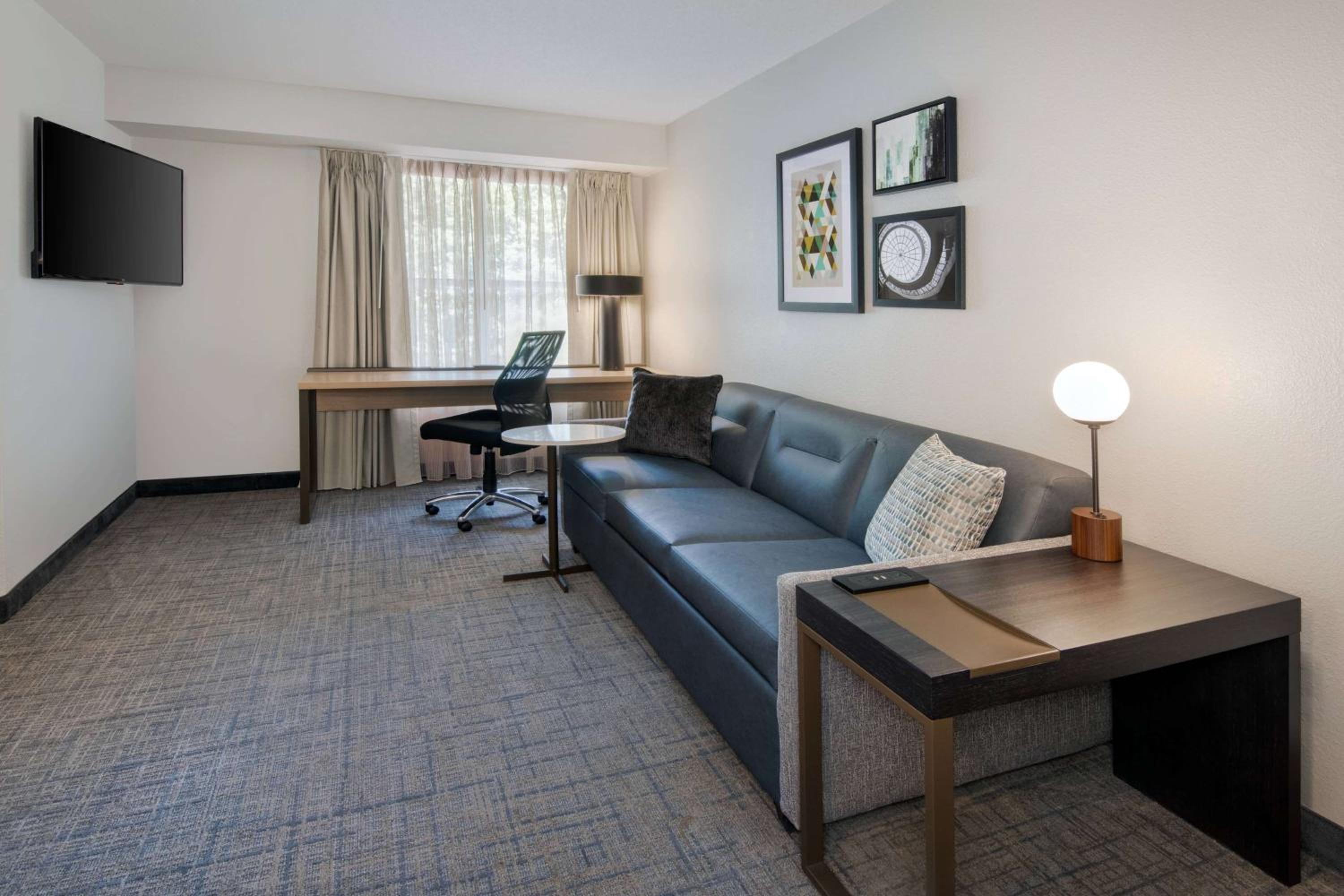 One Bedroom Suite King - Photo 4