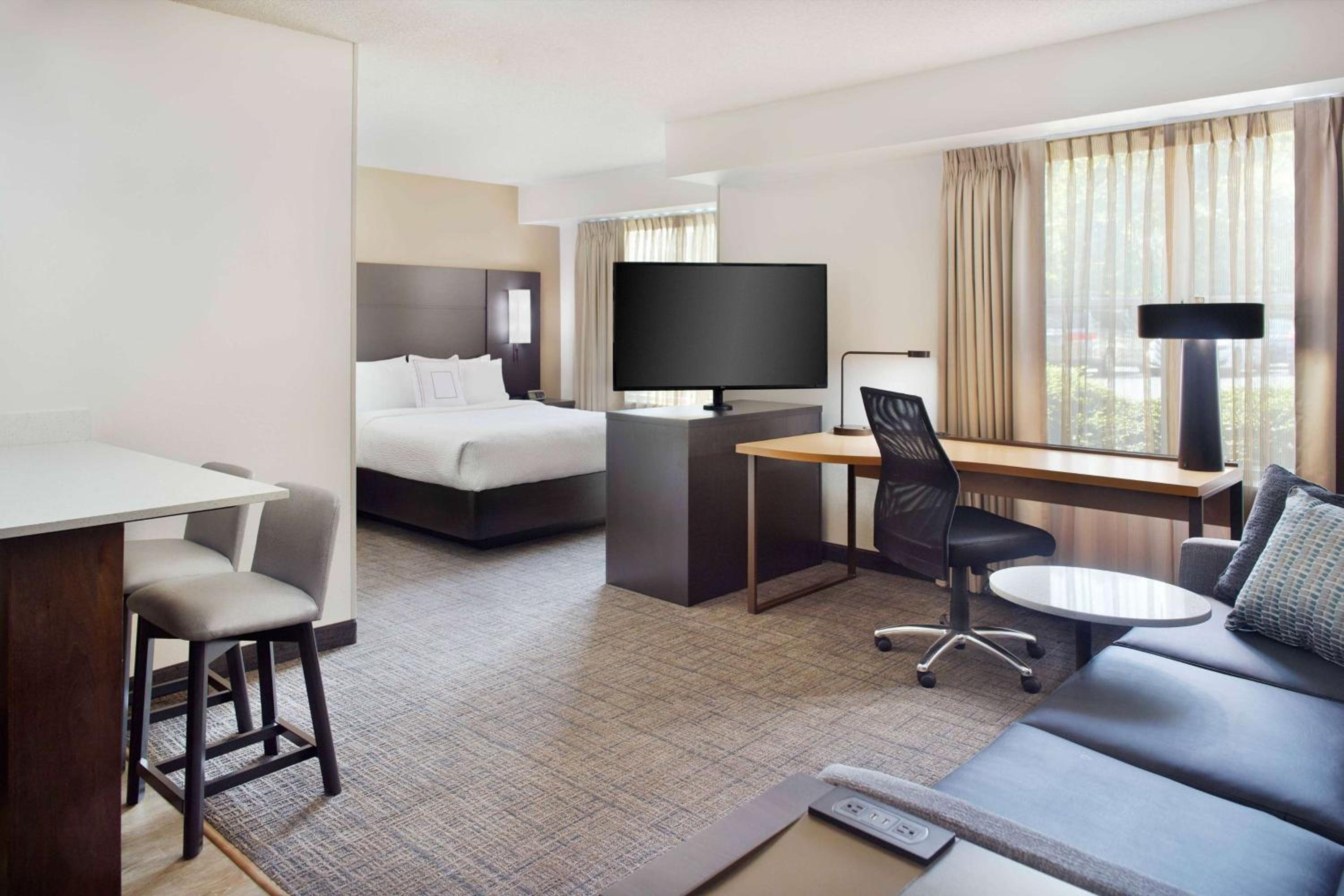 Hearing Accessible Studio Suite Queen