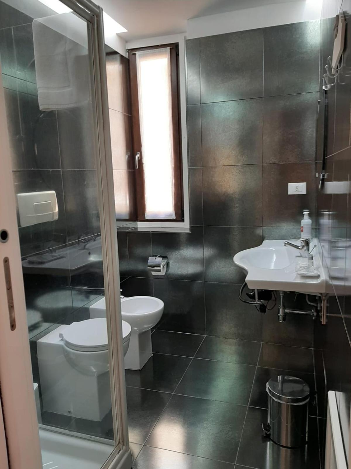 One-Bedroom Apartment with Balcony photo 3