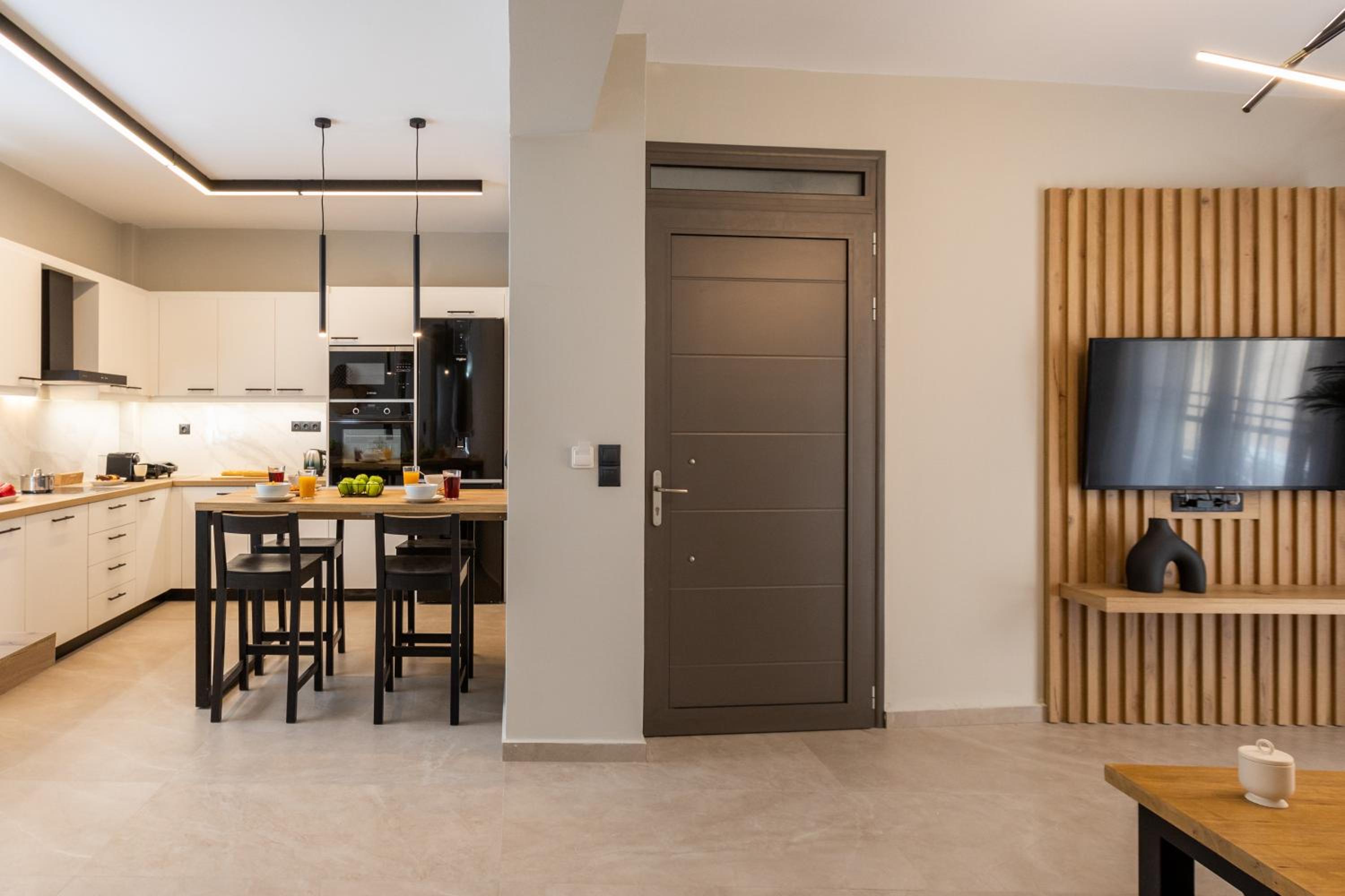 Two-Bedroom House - Photo 42
