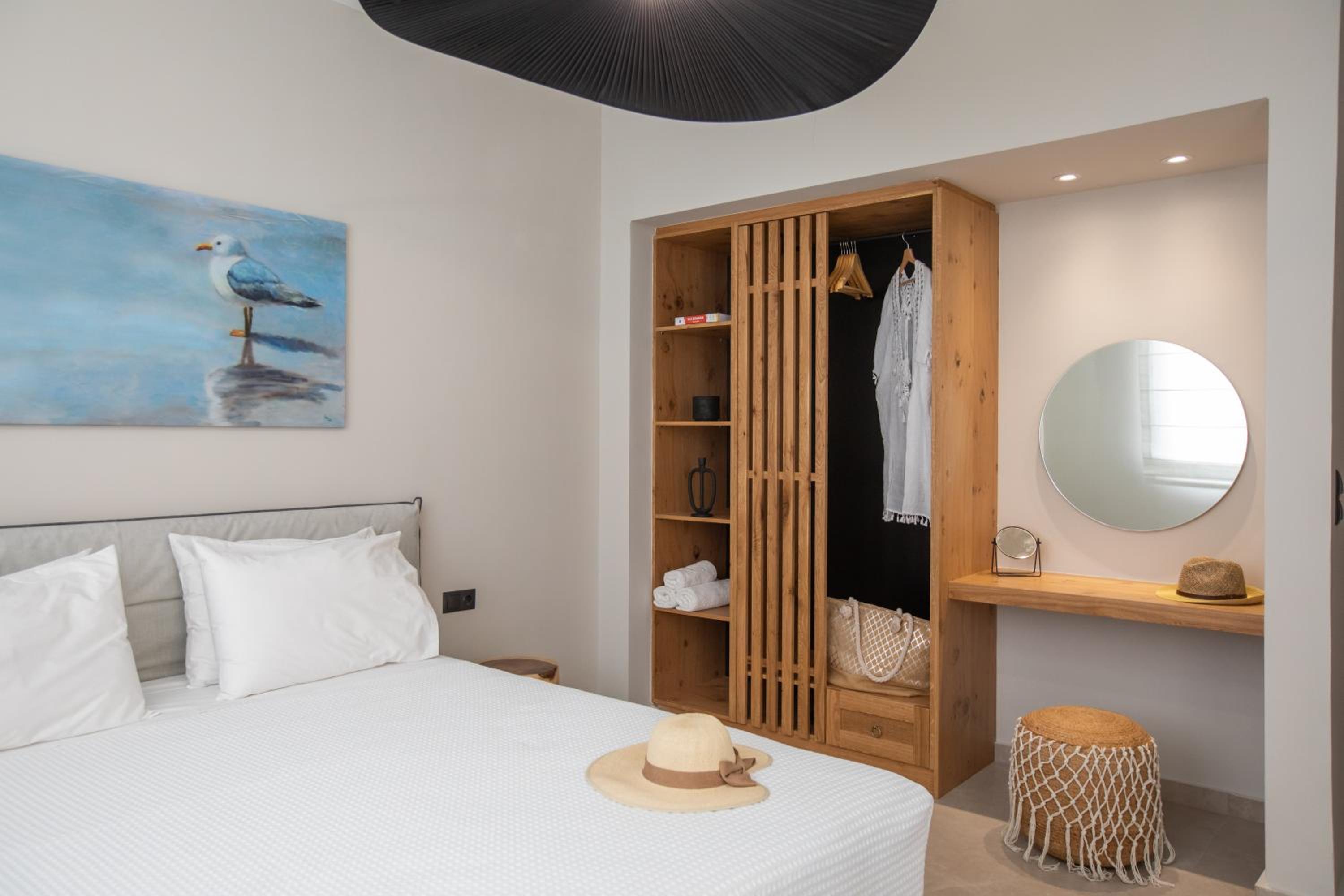 Two-Bedroom House - Photo 28