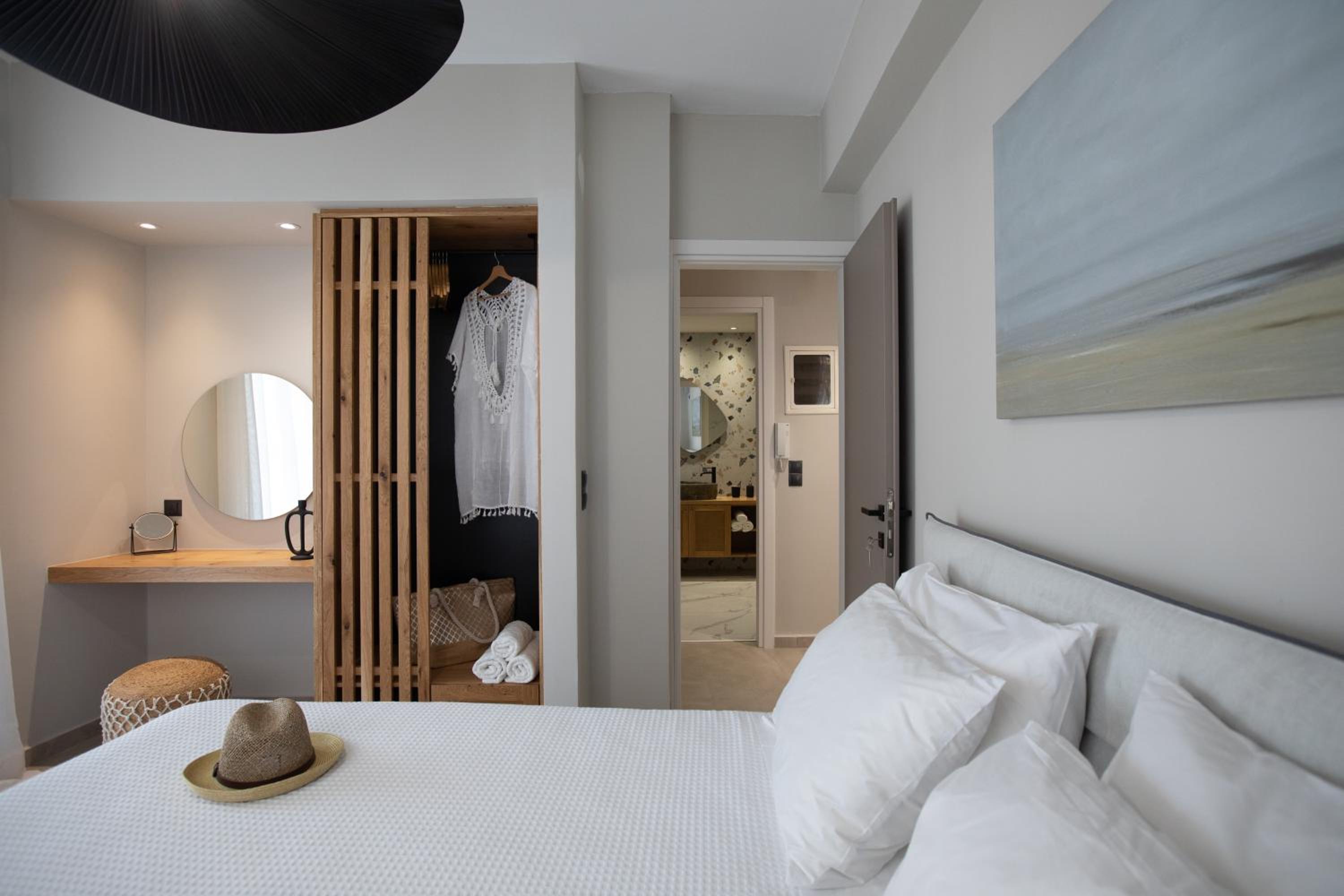 Two-Bedroom House - Photo 12