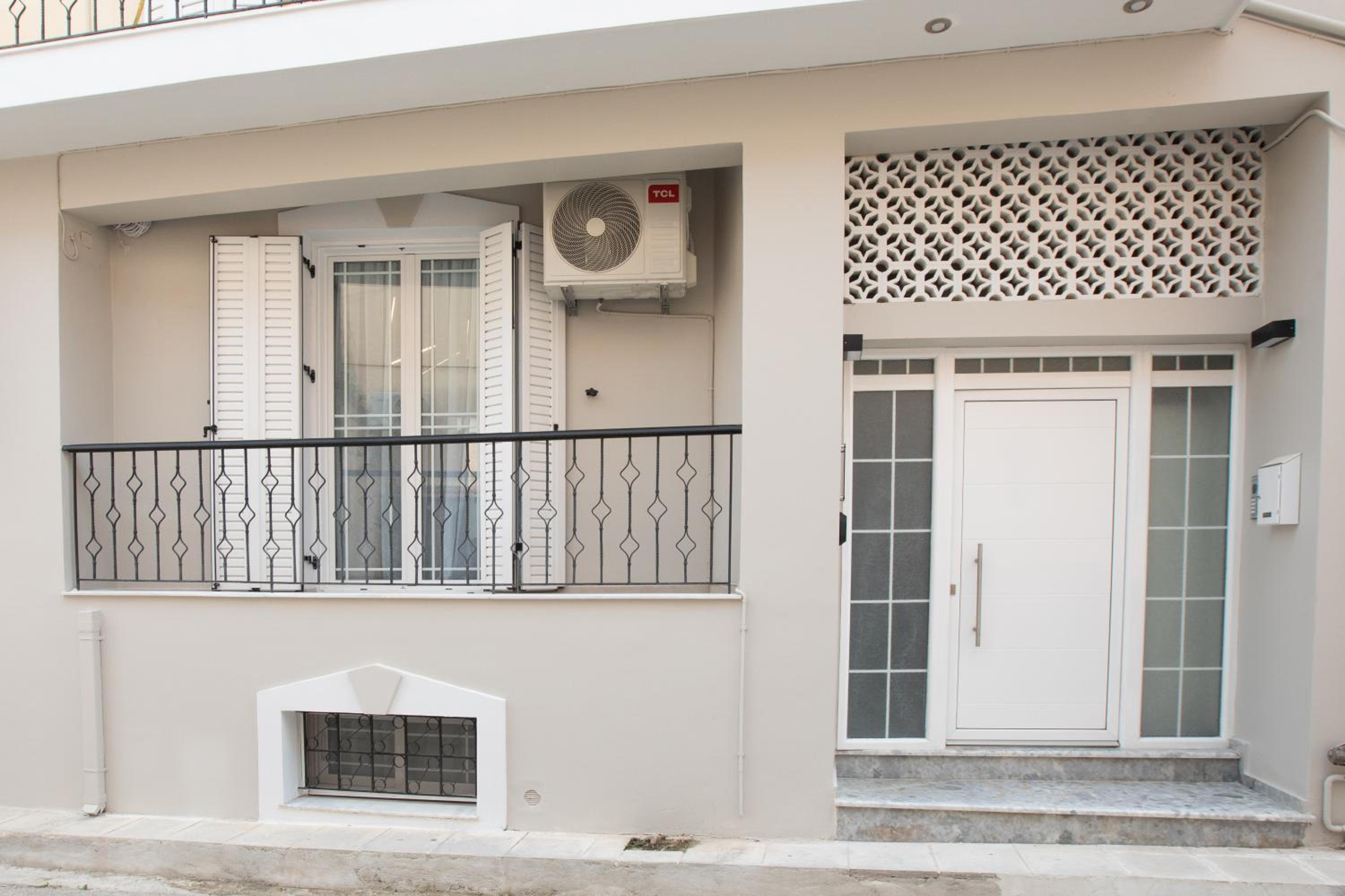 Two-Bedroom House - Photo 11