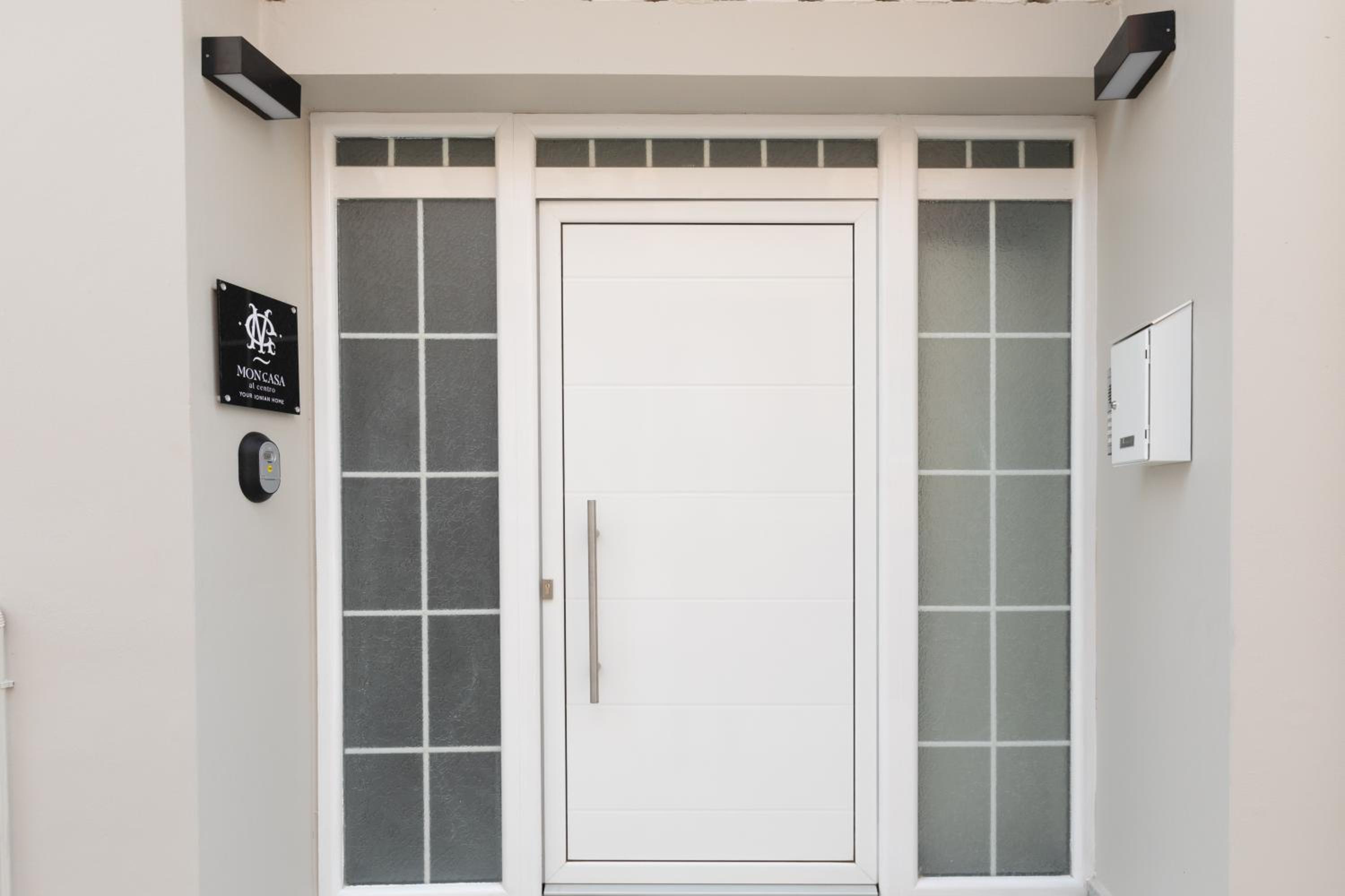 Two-Bedroom House - Photo 9