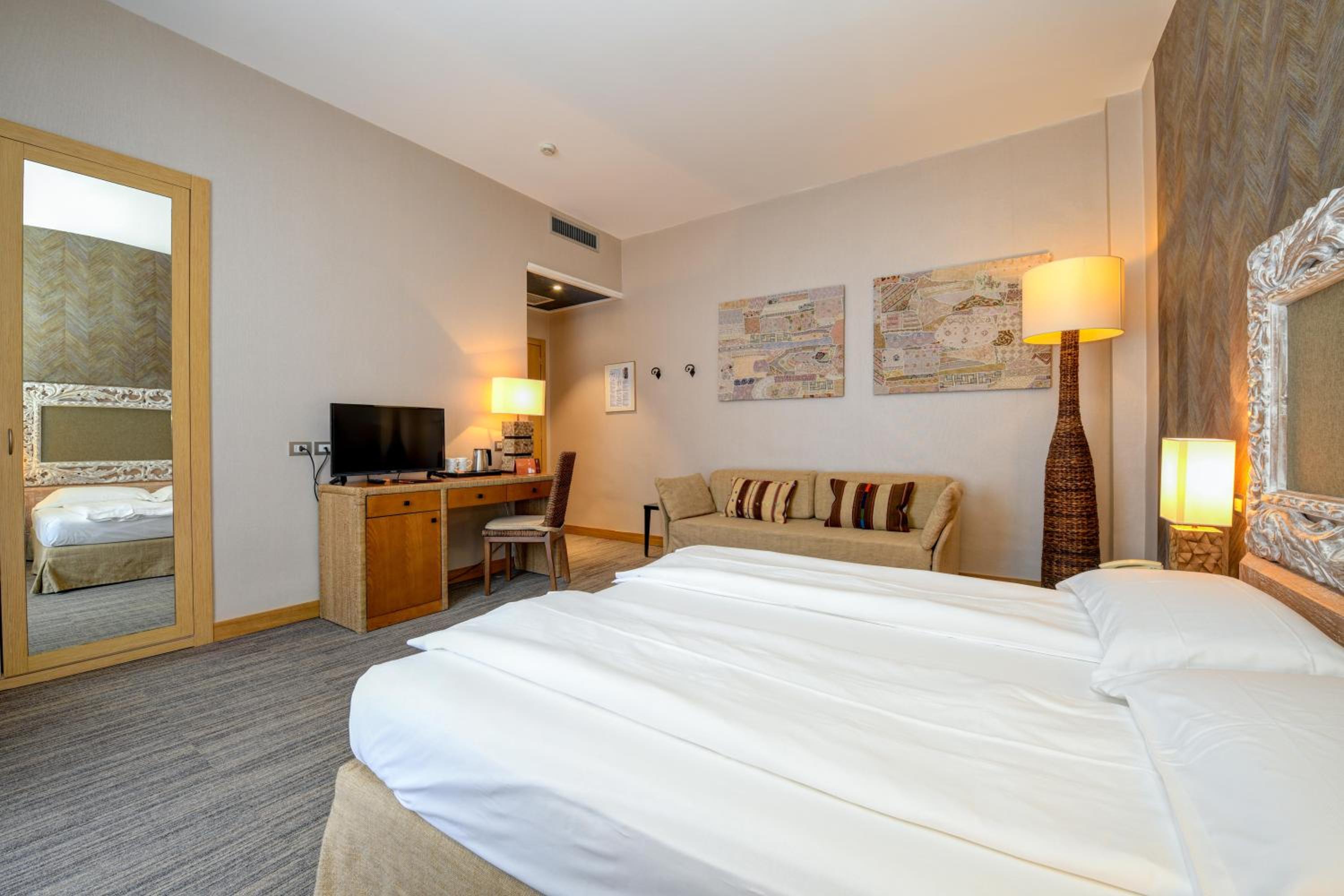 Quadruple Room - Photo 8