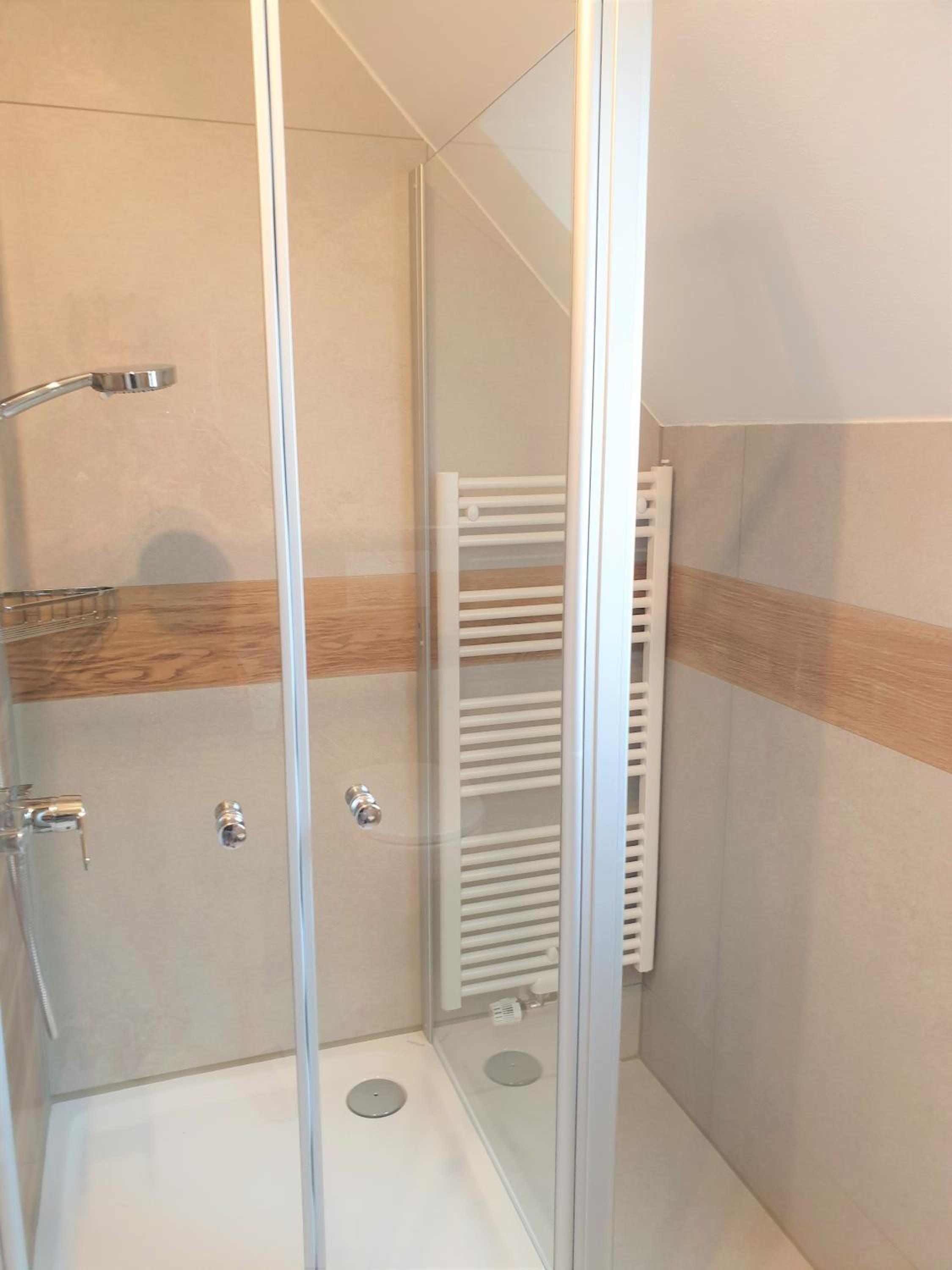 Double or Twin Room with Private Bathroom - Photo 7
