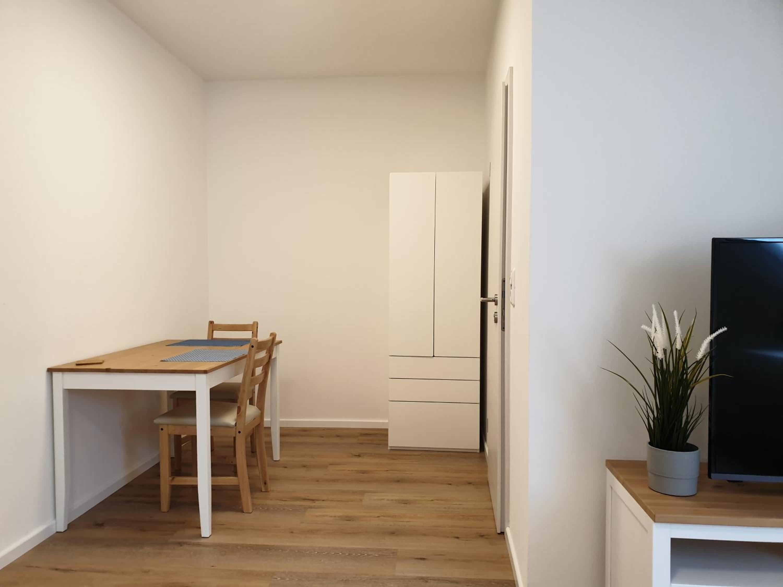 Double or Twin Room with Private Bathroom - Photo 5