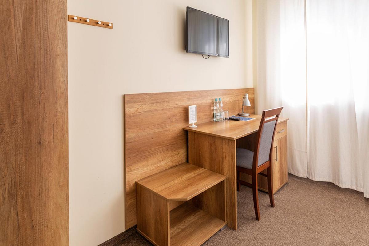 Twin Room - Photo 2