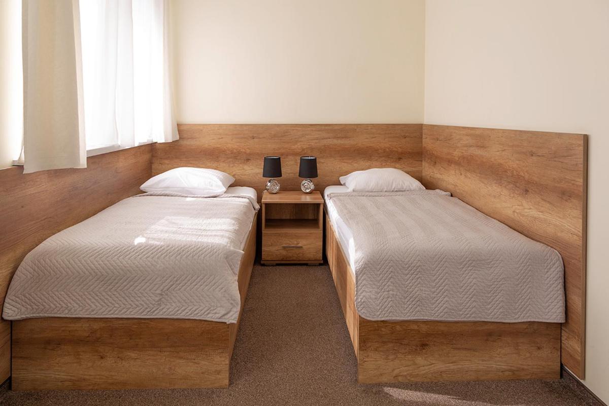 Twin Room - Photo 5