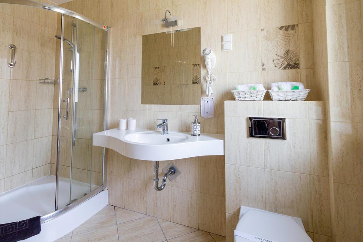 Twin Room - Photo 4