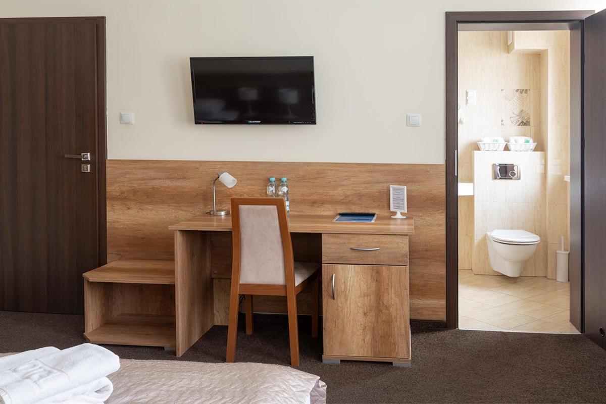 Twin Room - Photo 3