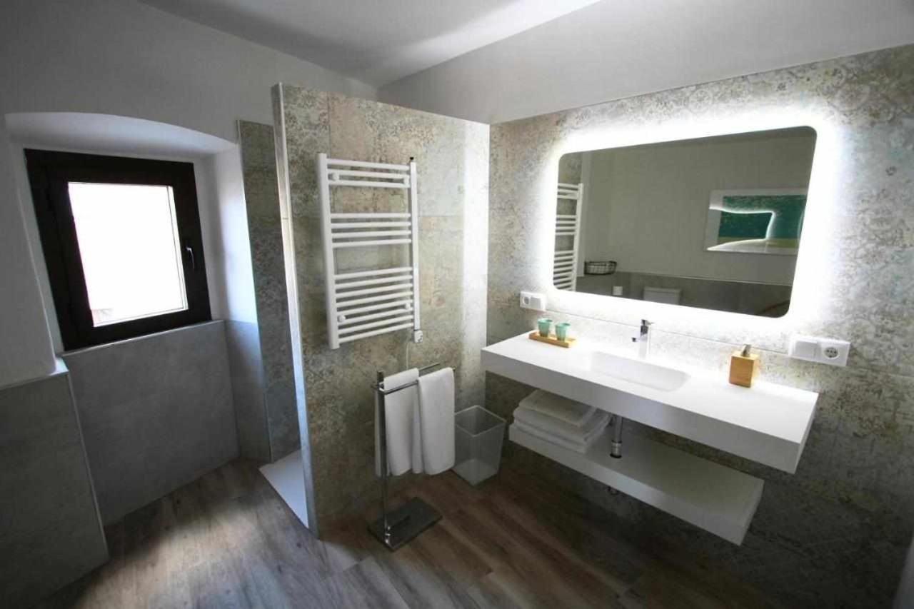 Two-Bedroom Apartment - Photo 11