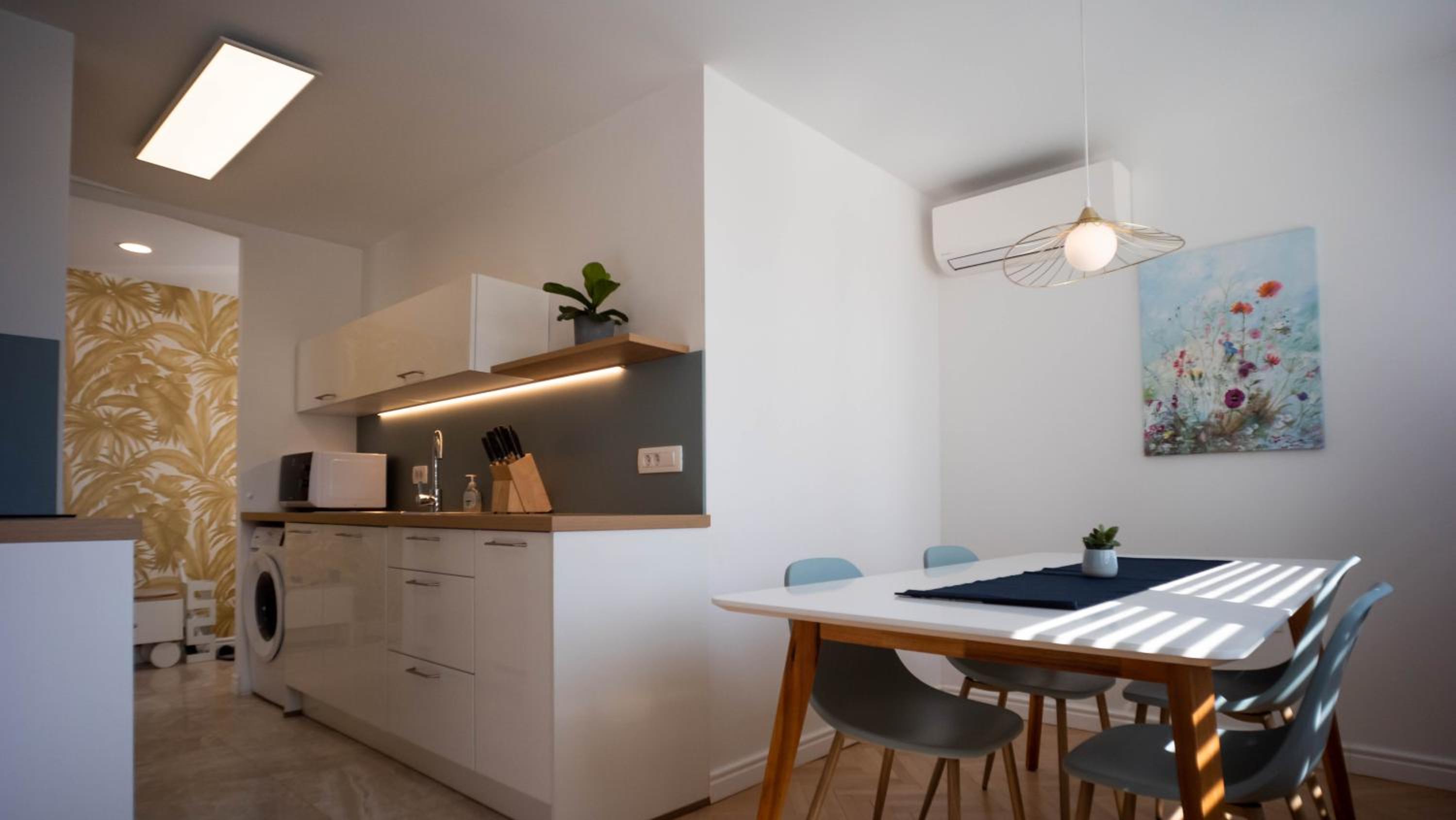 One-Bedroom Apartment - Photo 10