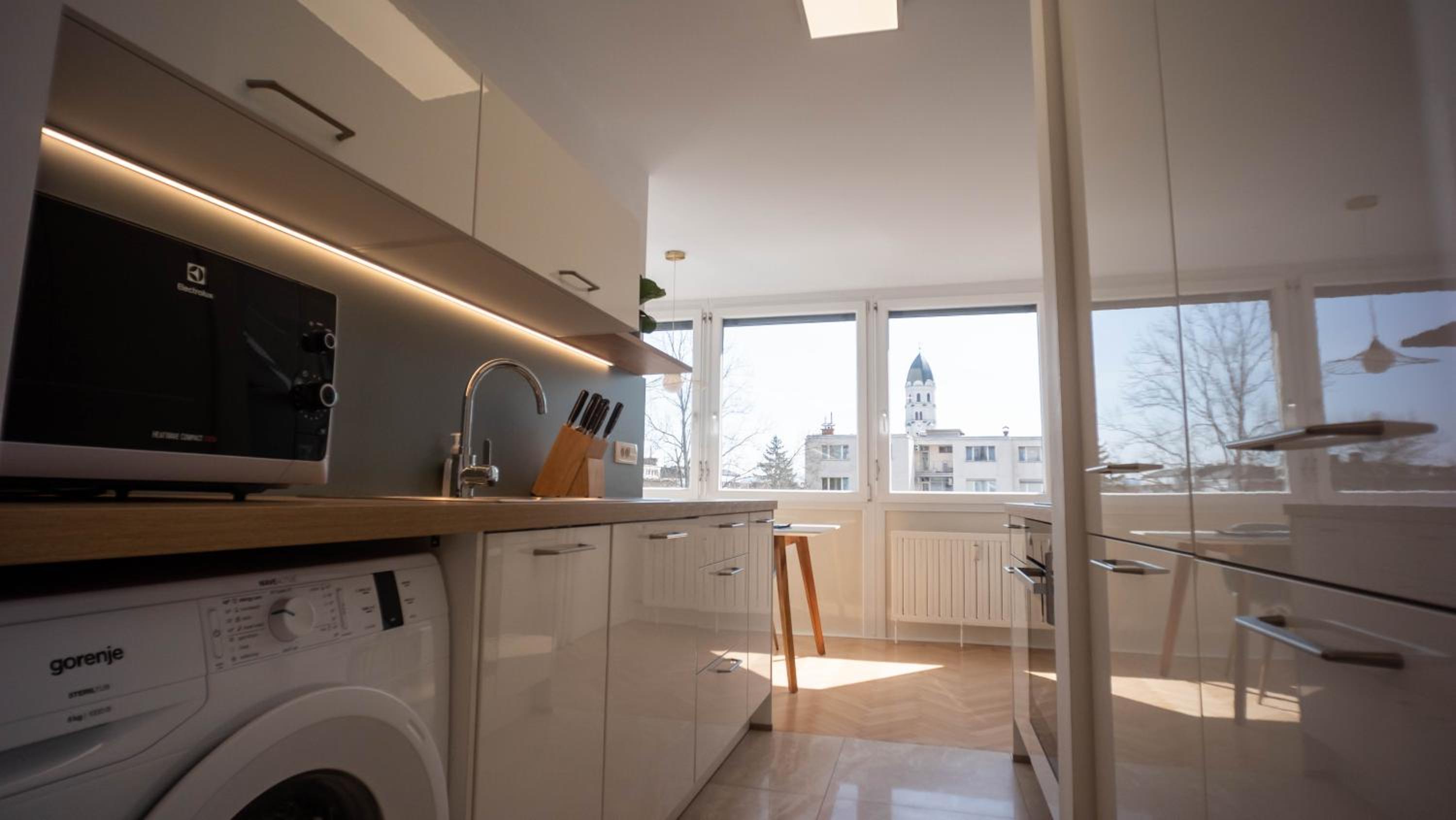 One-Bedroom Apartment - Photo 7