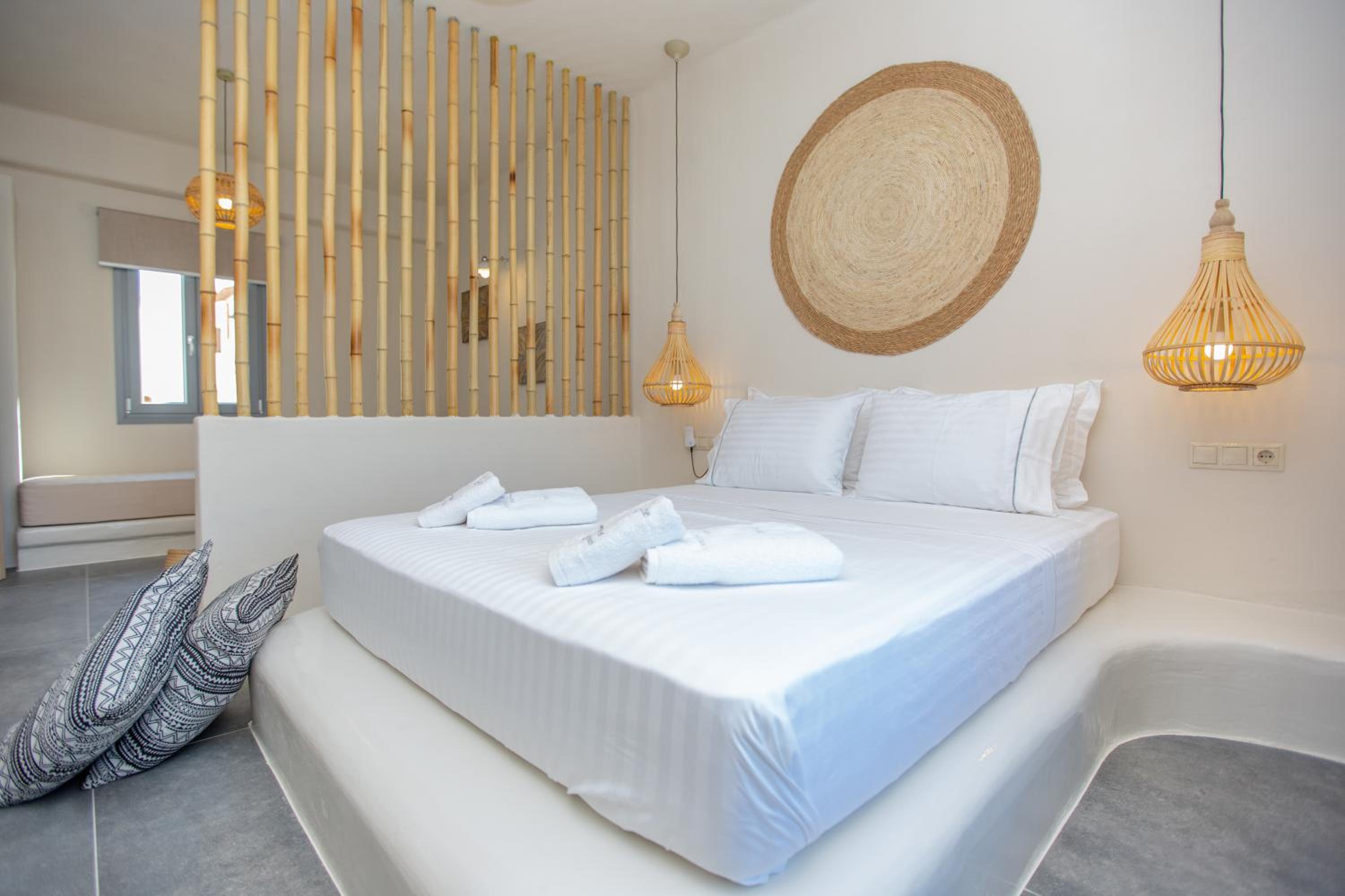 Quadruple Room with Balcony - Photo 5