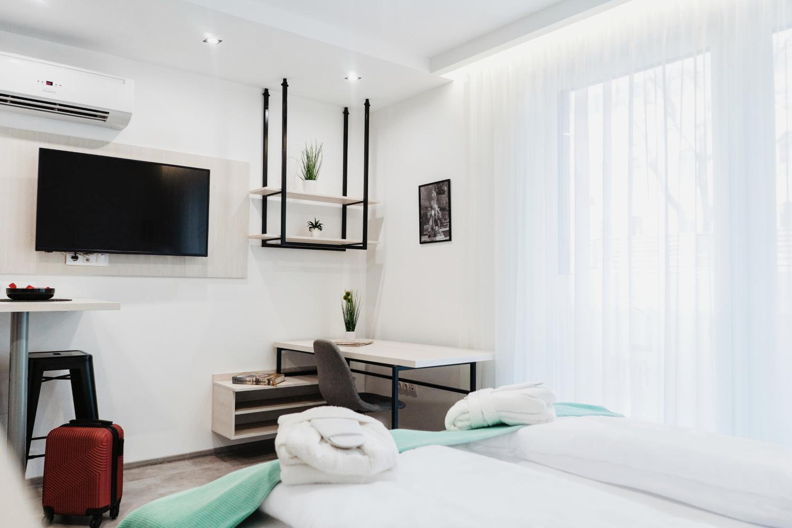 Standard Double or Twin Room - Photo 1