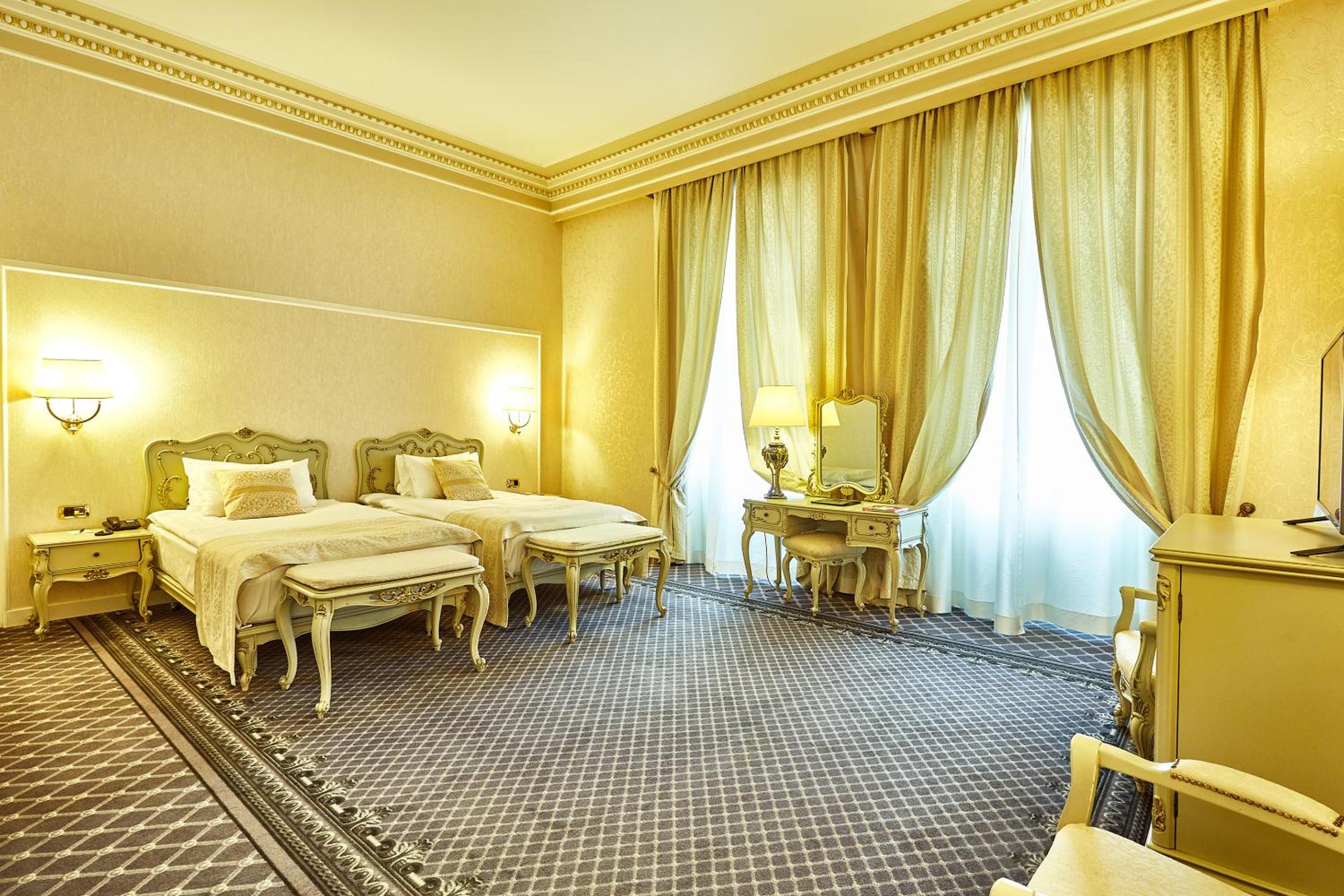 Deluxe Twin Room - Photo 1