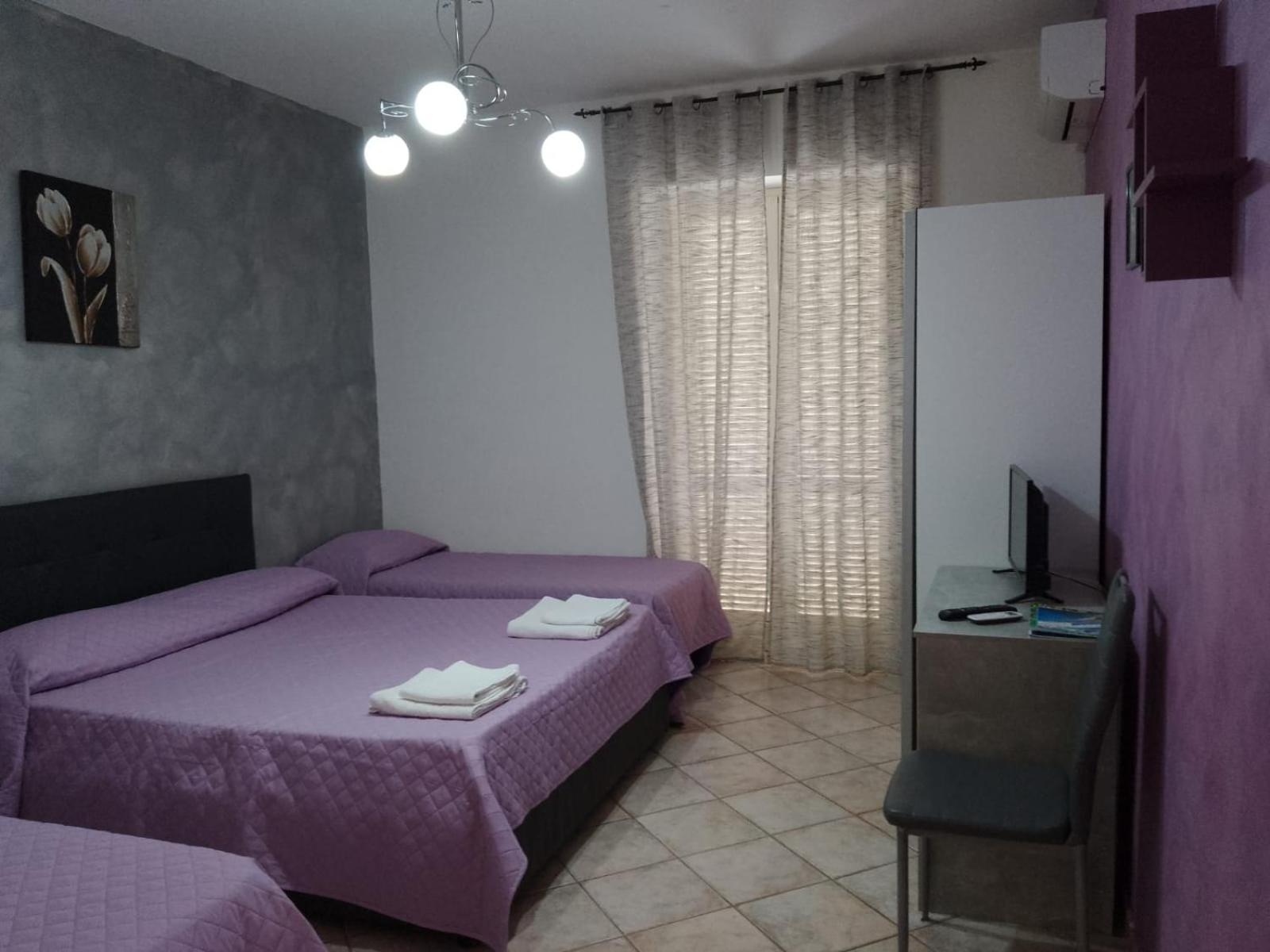 Quadruple Room with Private Bathroom photo 1