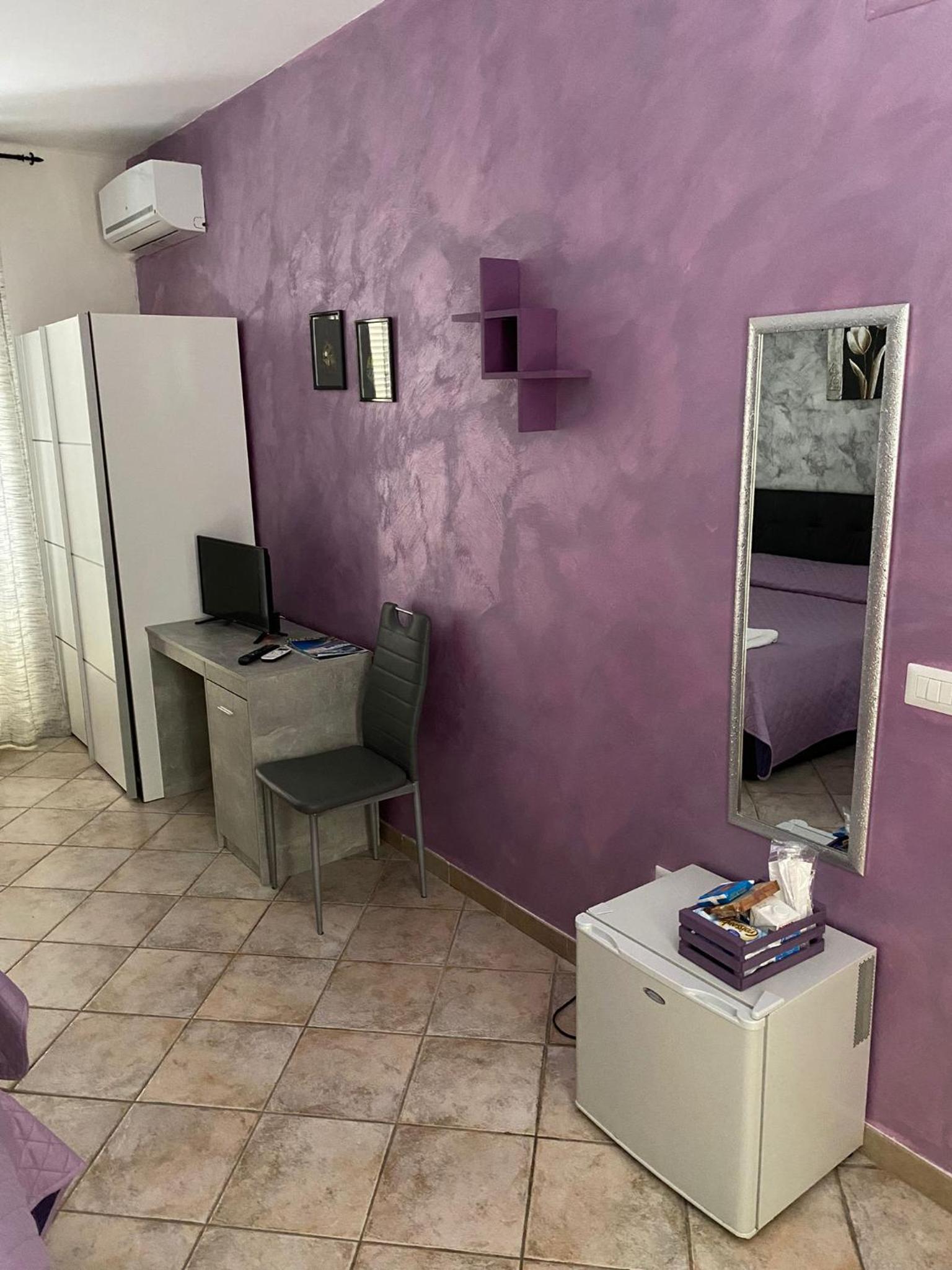 Quadruple Room with Private Bathroom photo 3