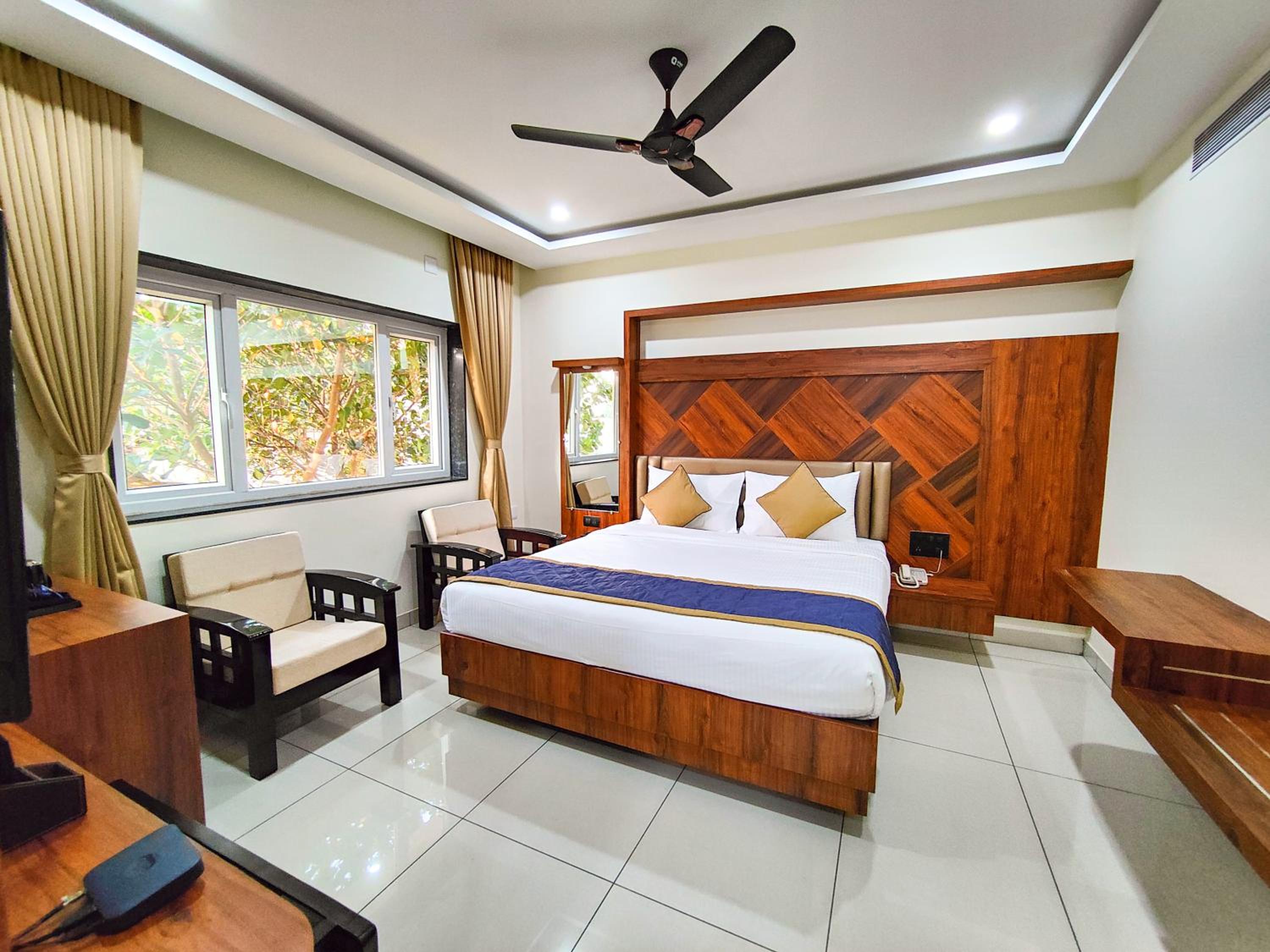 Deluxe Double Room - Photo 1