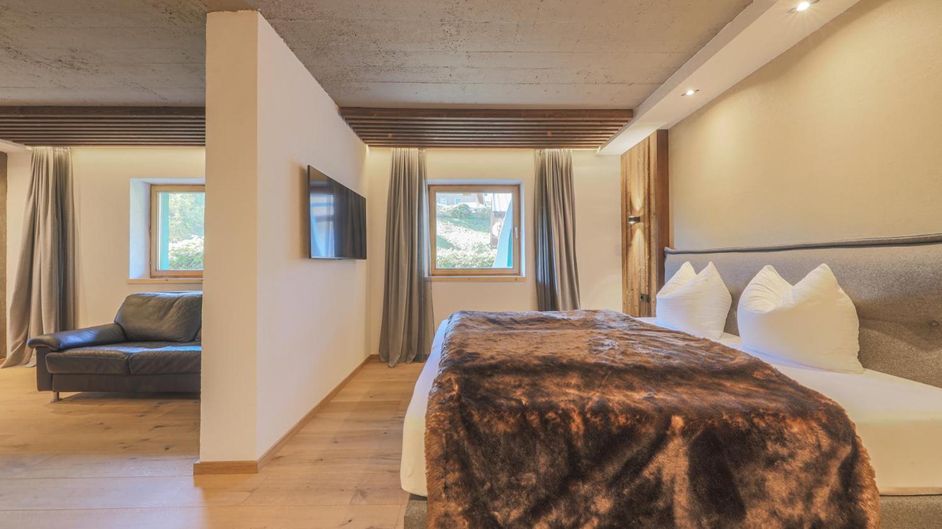 Studio Apartment with King Bed photo 3