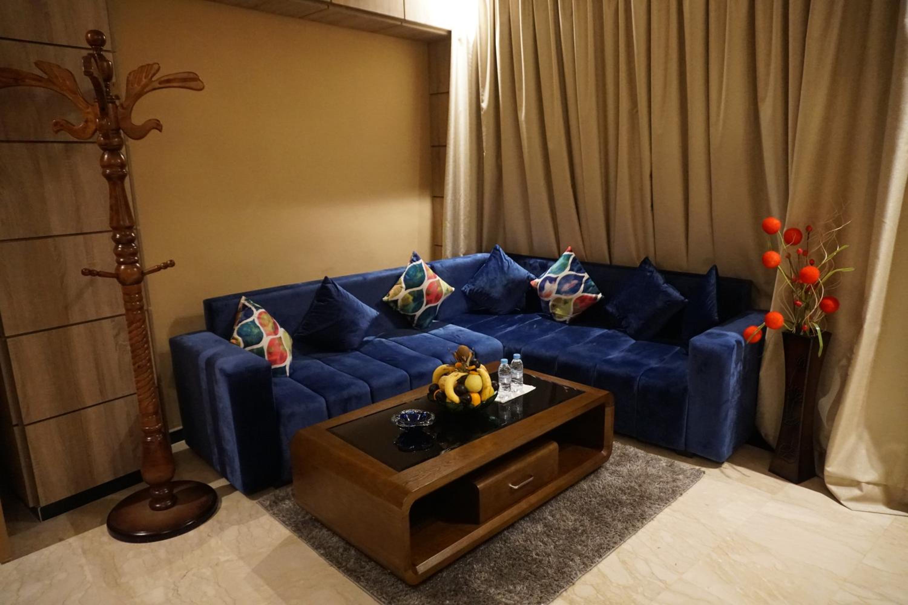 Deluxe Suite - Photo 5