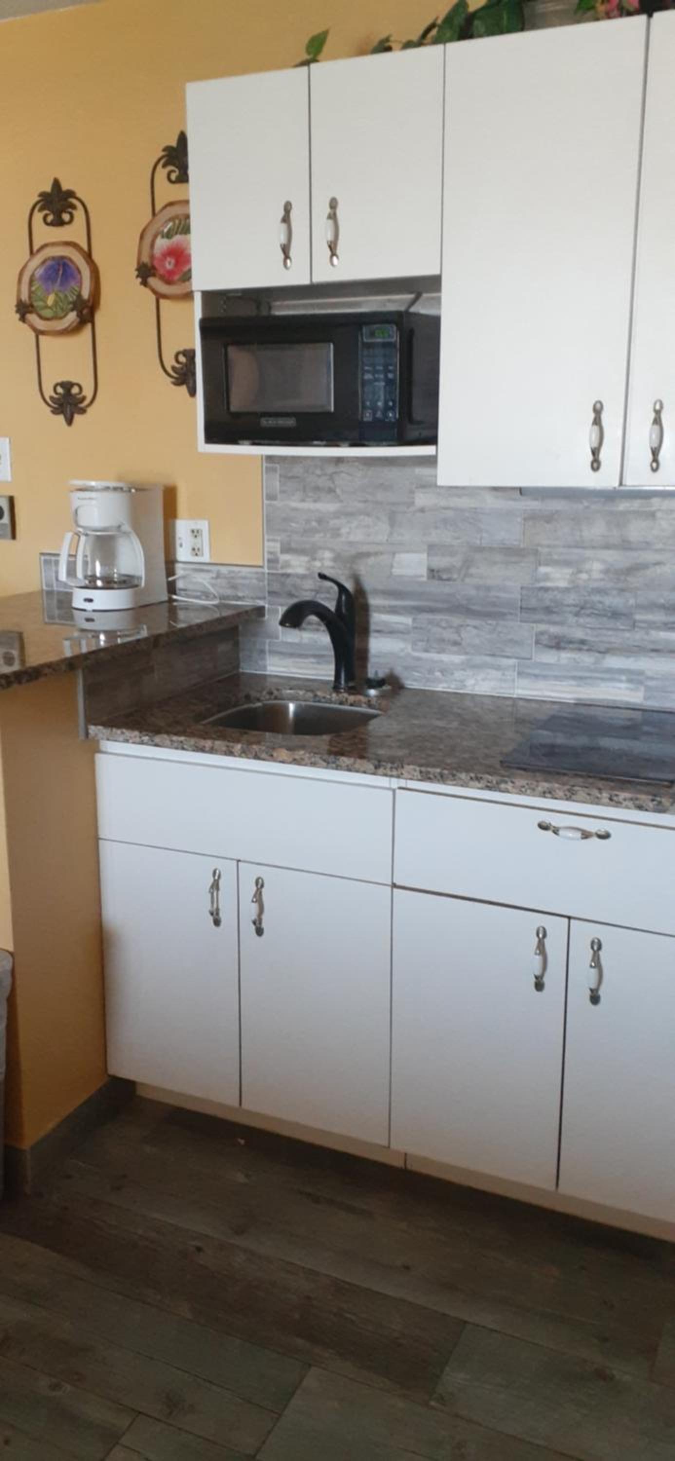 King Studio with Kitchen -Oceanfront - Photo 2