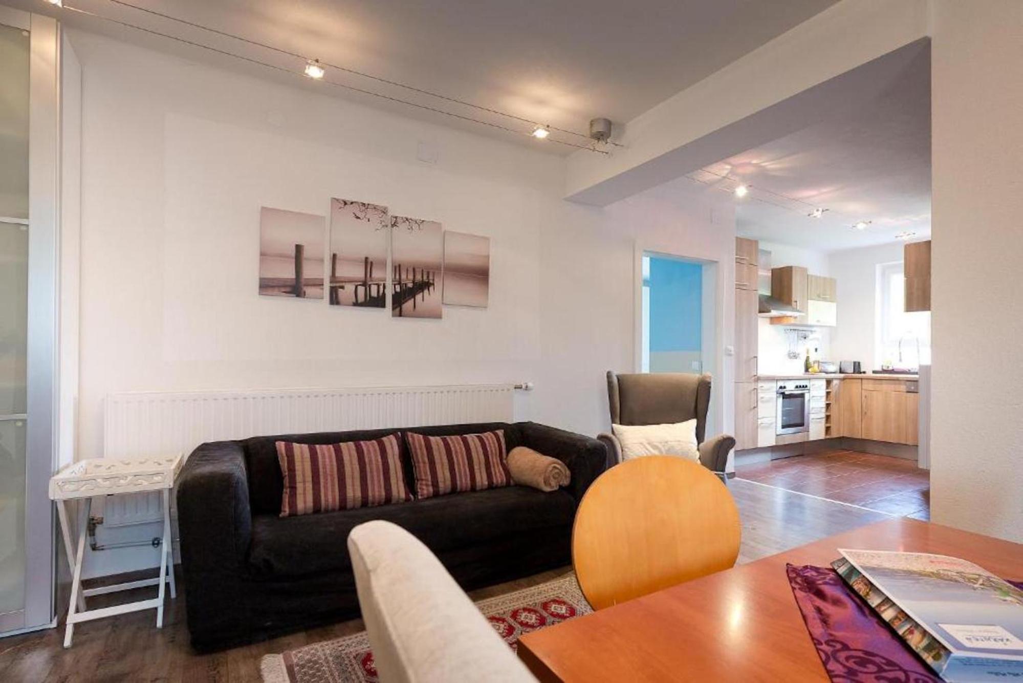 Three-Bedroom Premium Apartment with Balcony photo 1