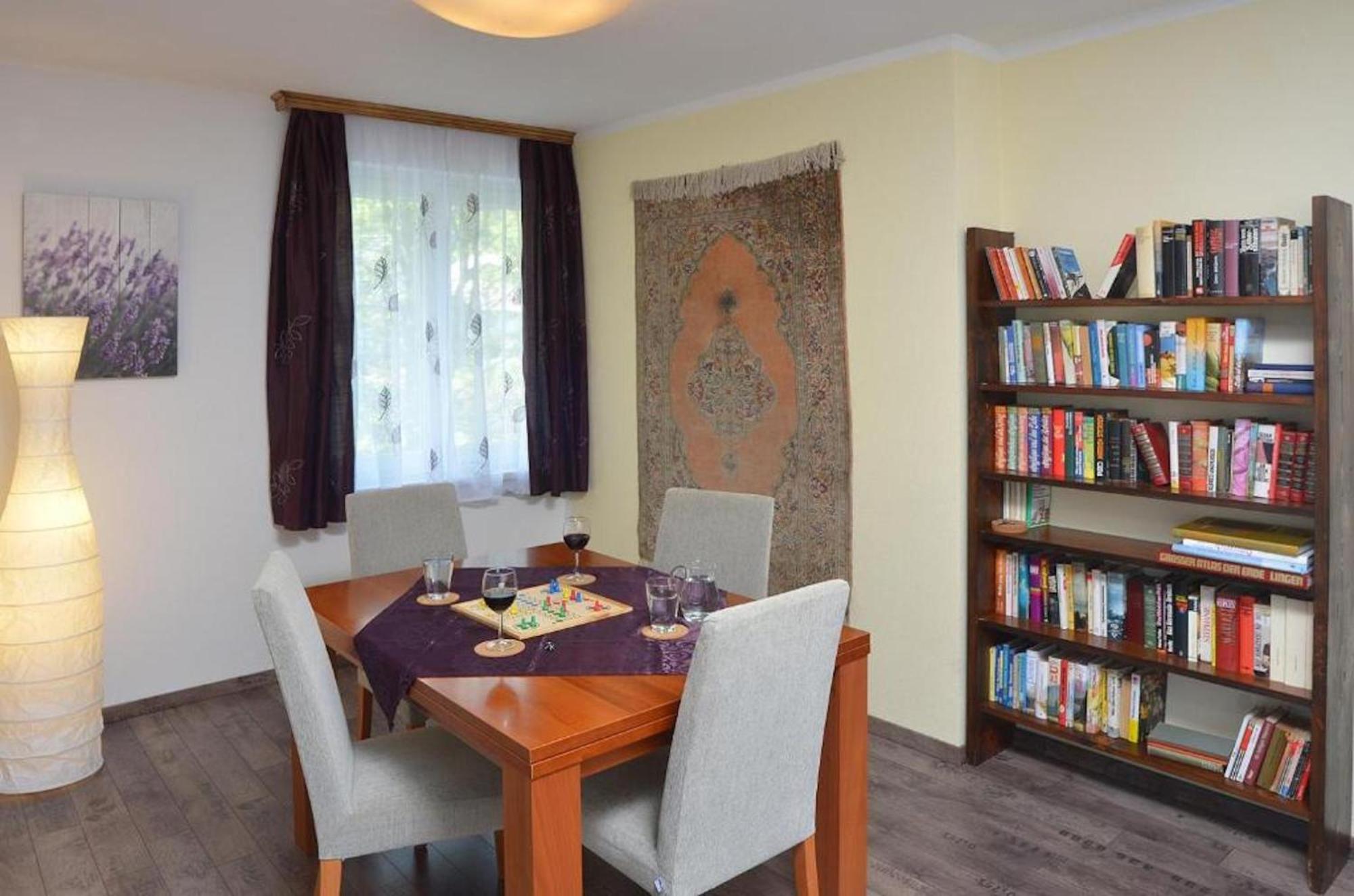 Three-Bedroom Premium Apartment with Balcony photo 2