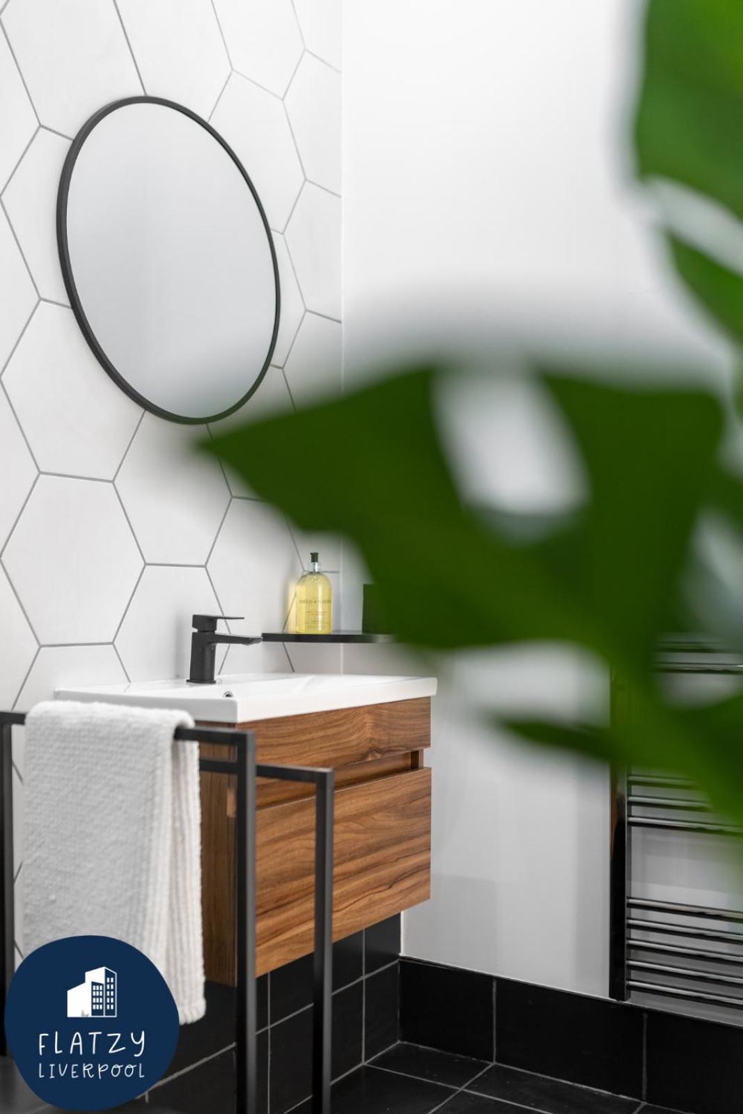 Three-Bedroom Apartment - Photo 19