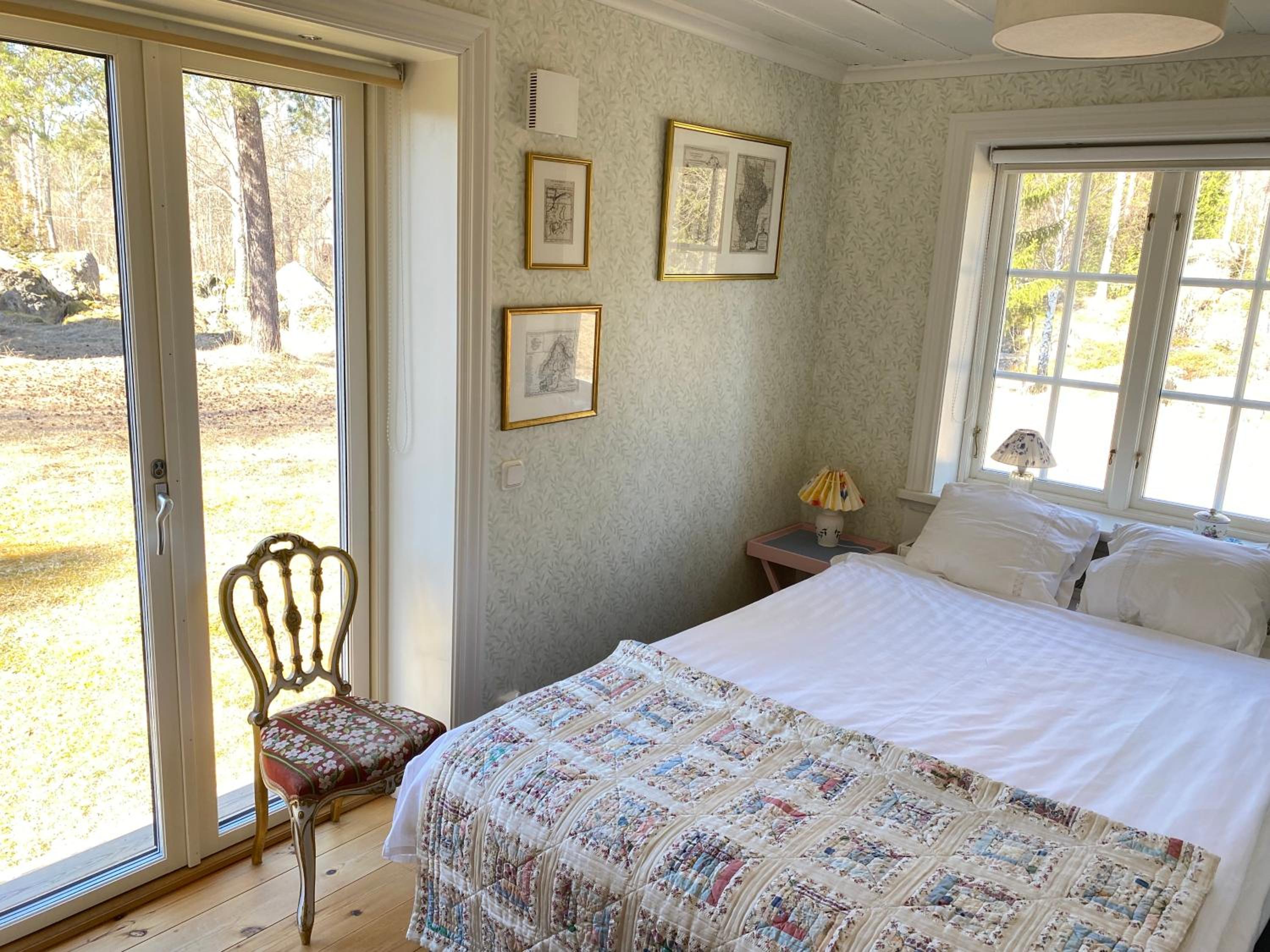Double Room with Shared Bathroom photo 2
