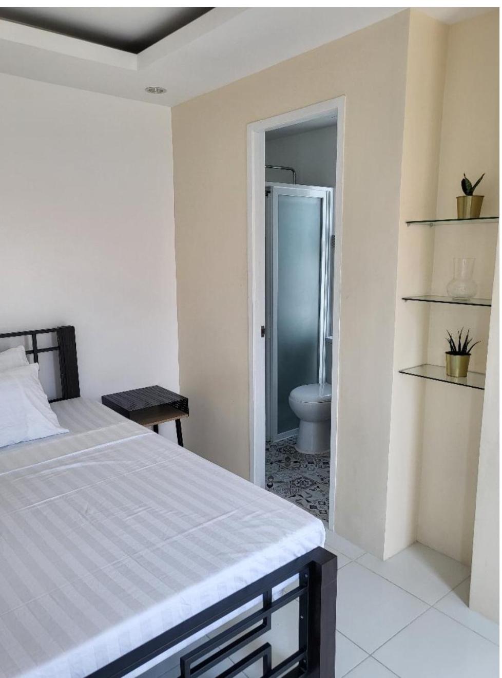 Deluxe Single Room with Balcony photo 2