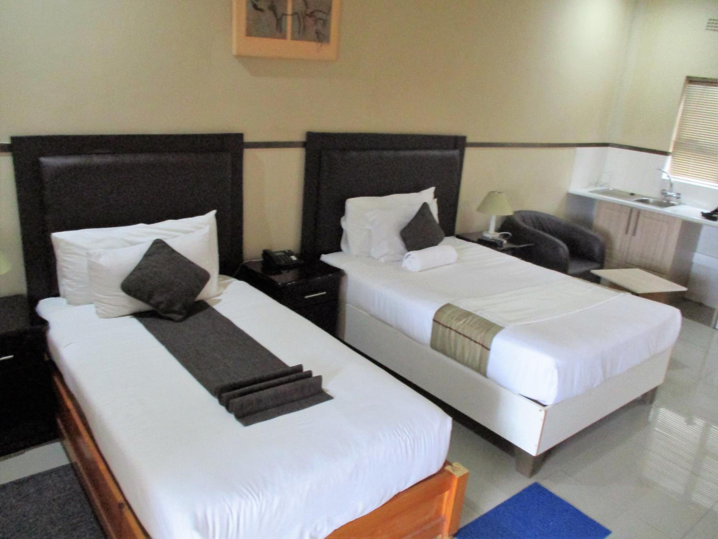 Deluxe Twin Room photo 3