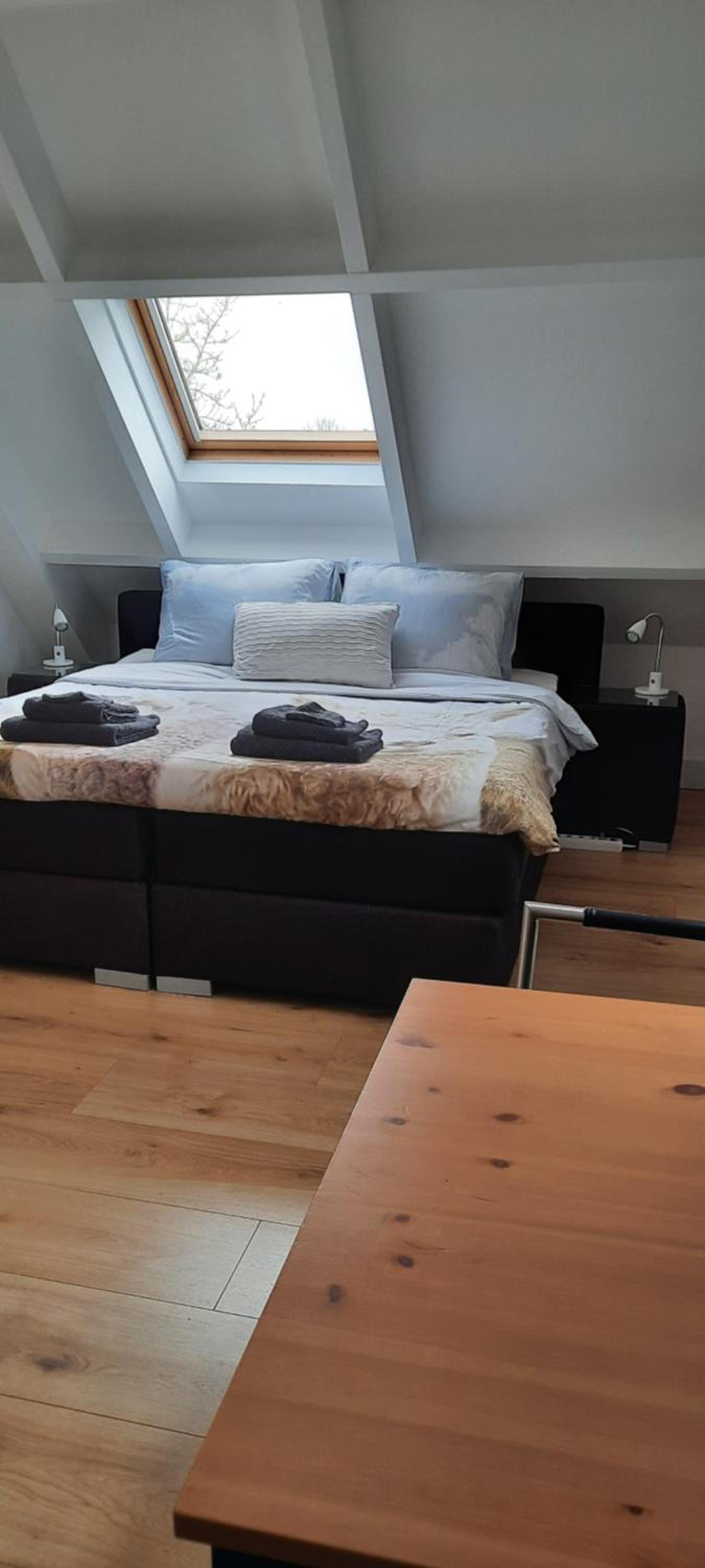 Double Room with Private Bathroom - Photo 14