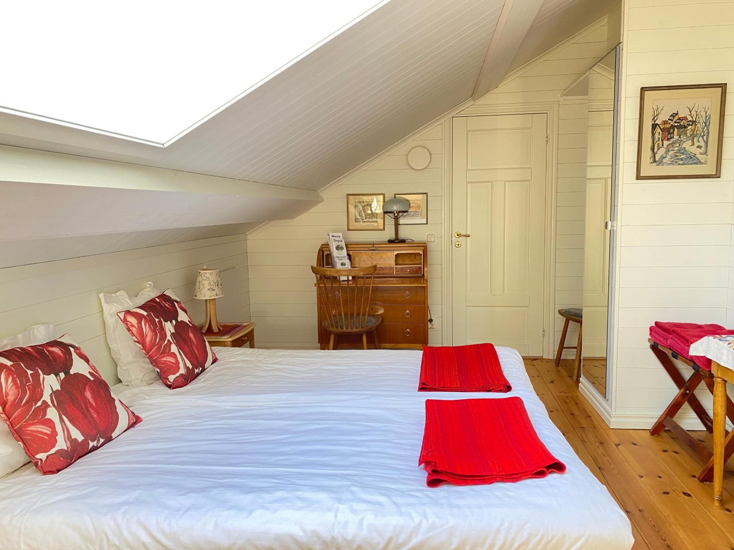 Quadruple Room with Shared Bathroom