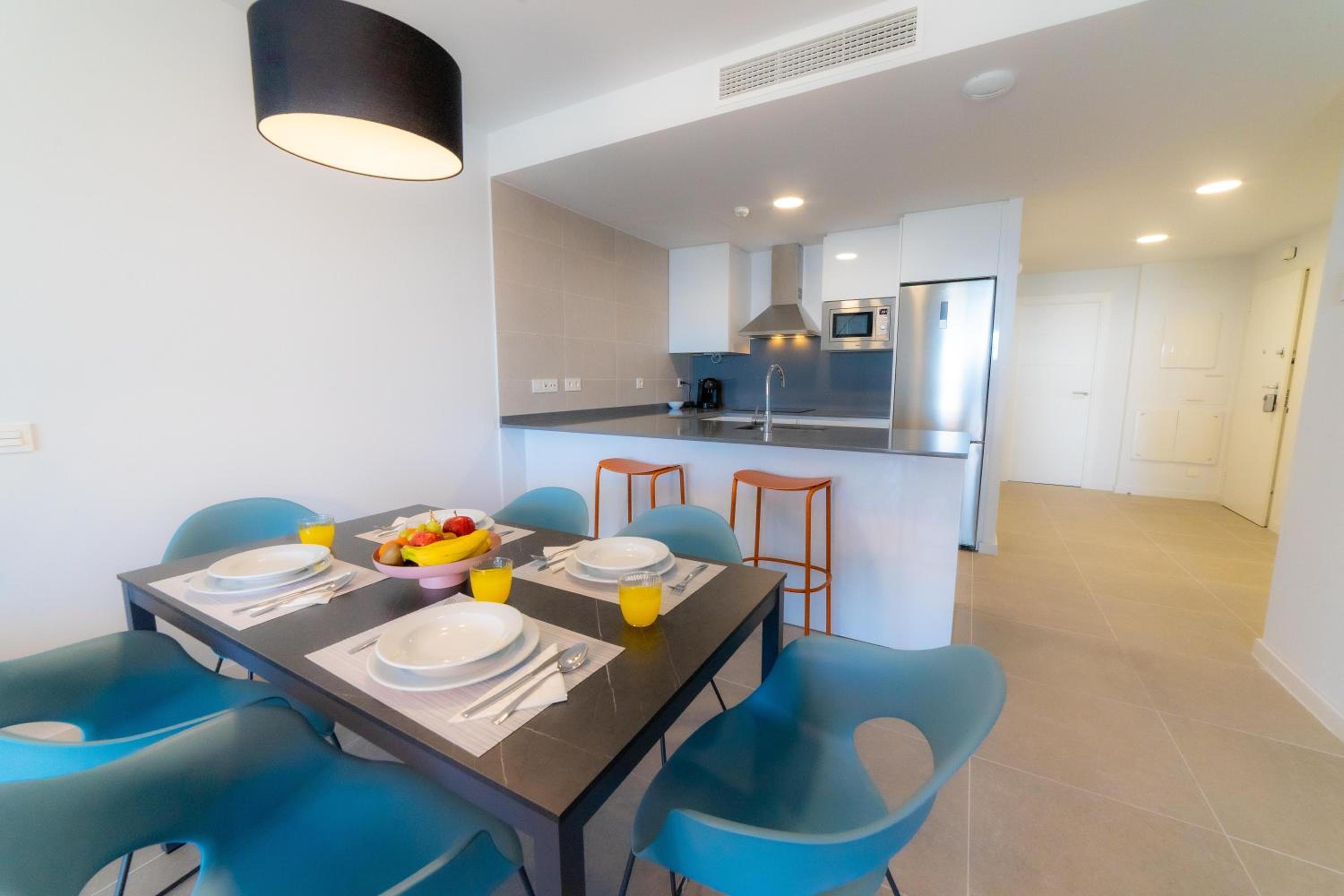 Three-Bedroom Apartment with Sea View - Photo 20