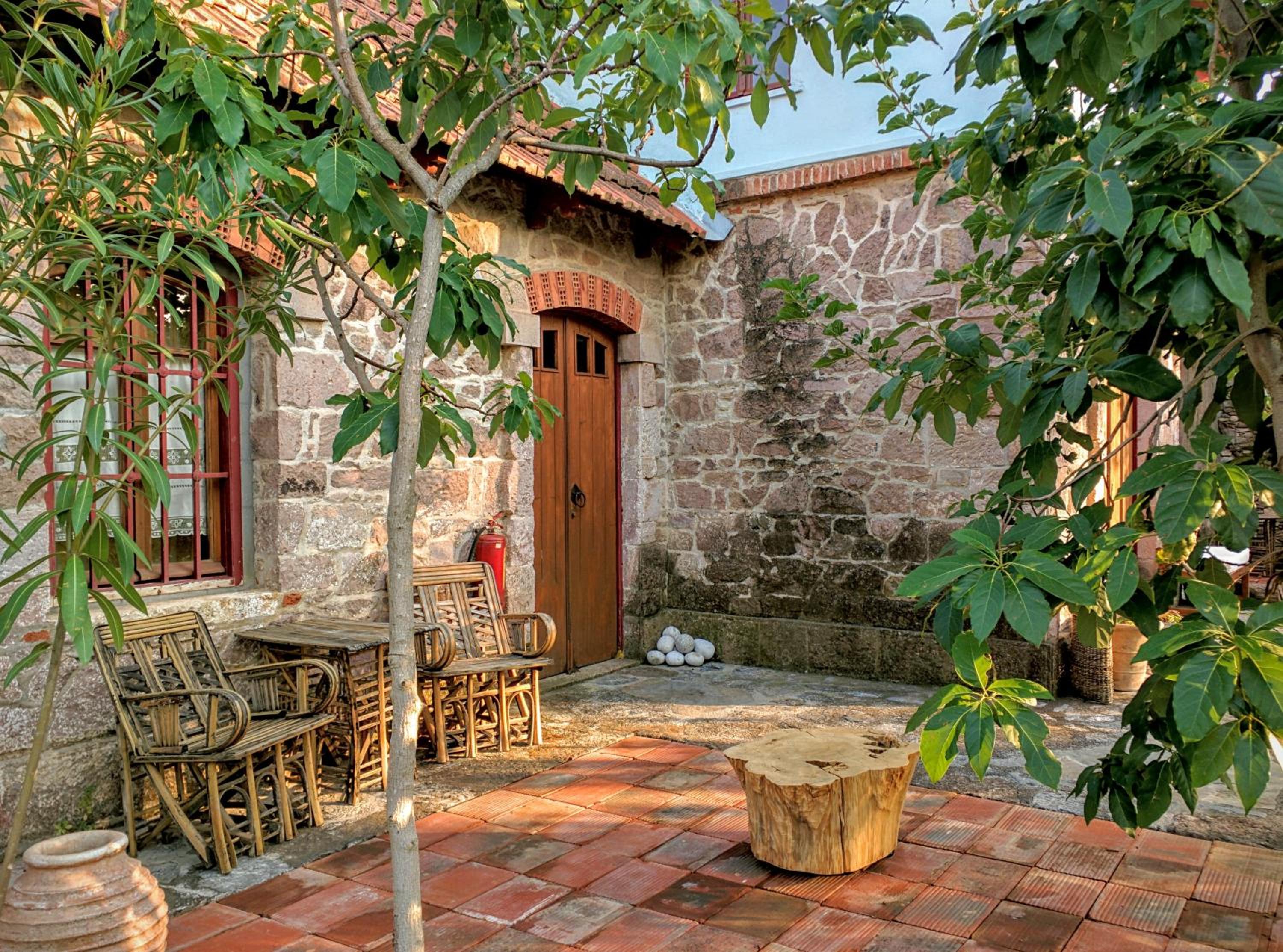 Mansion Cottage with Patio photo 2